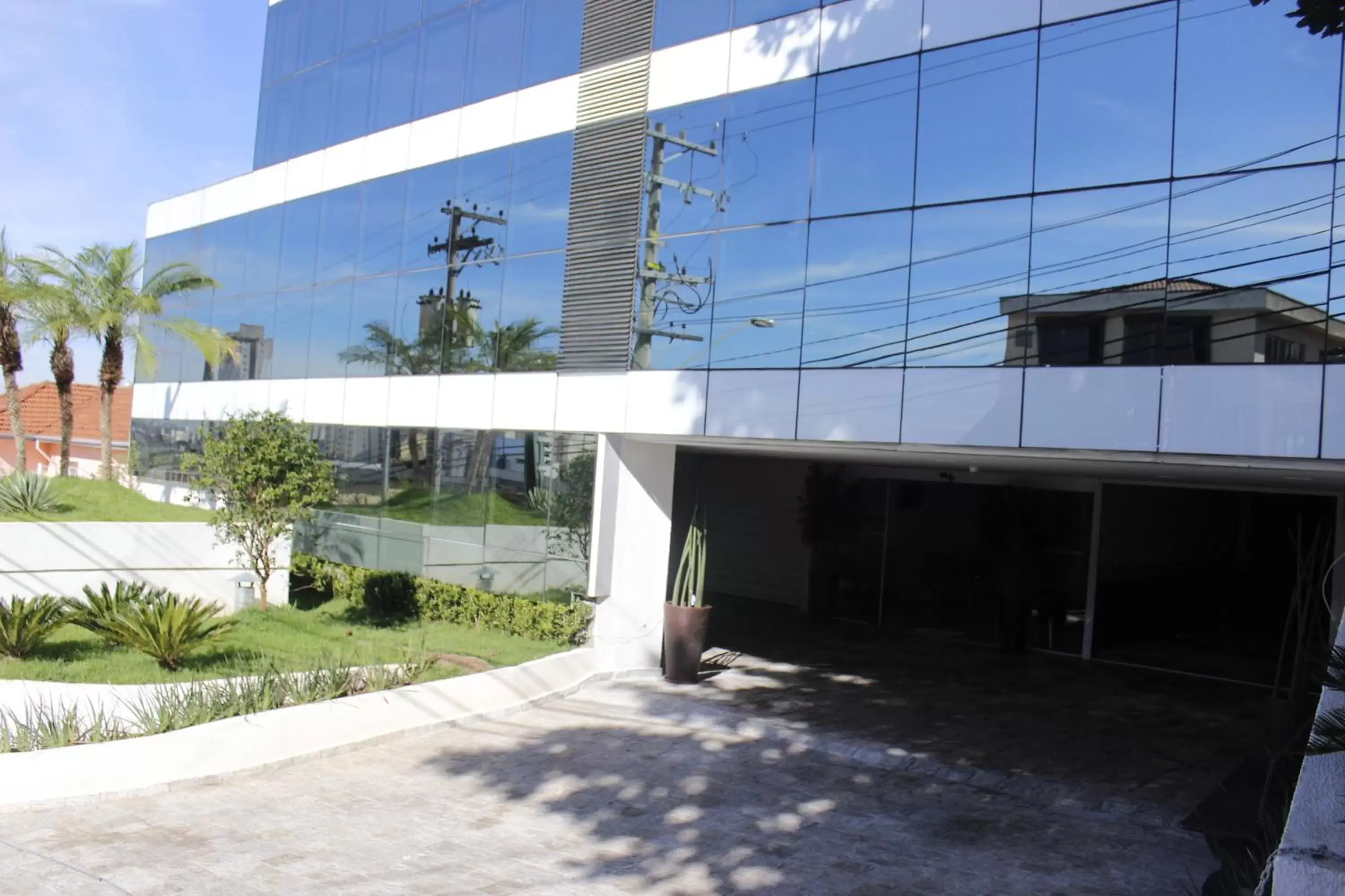 Facade/entrance, Property Building in Floresta Hotel