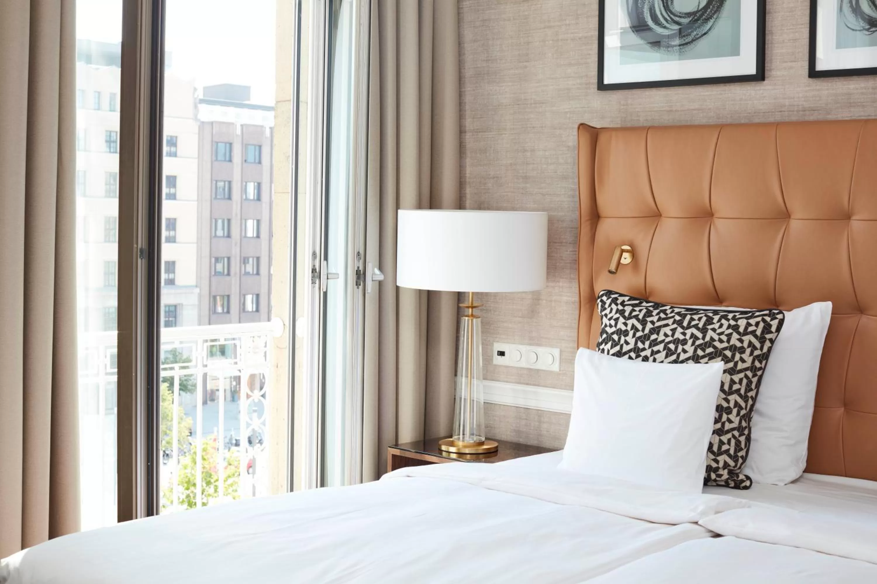 View (from property/room), Bed in Steigenberger Icon Parkhotel Düsseldorf