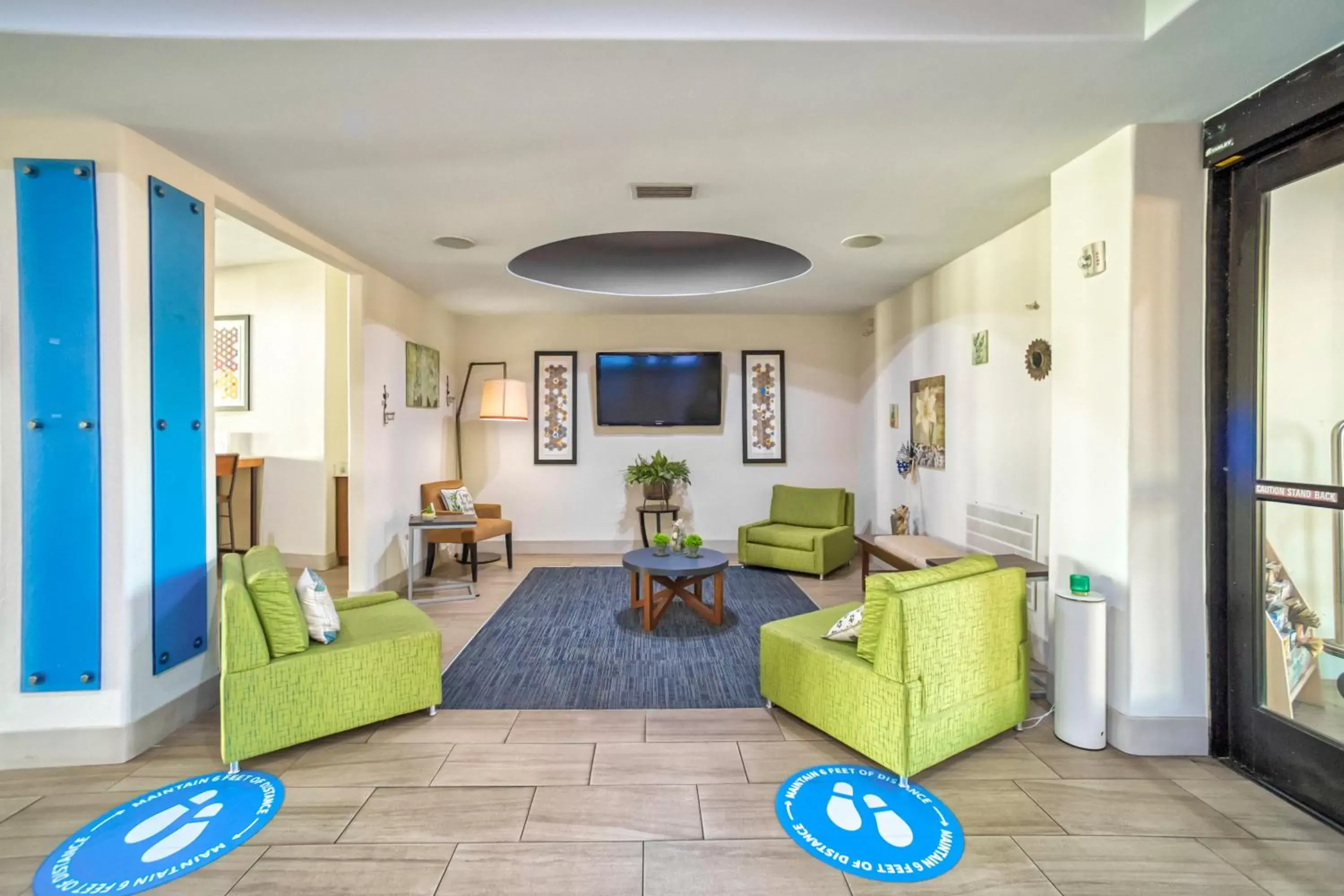 Lobby or reception, Seating Area in Holiday Inn Express and Suites Beeville, an IHG Hotel