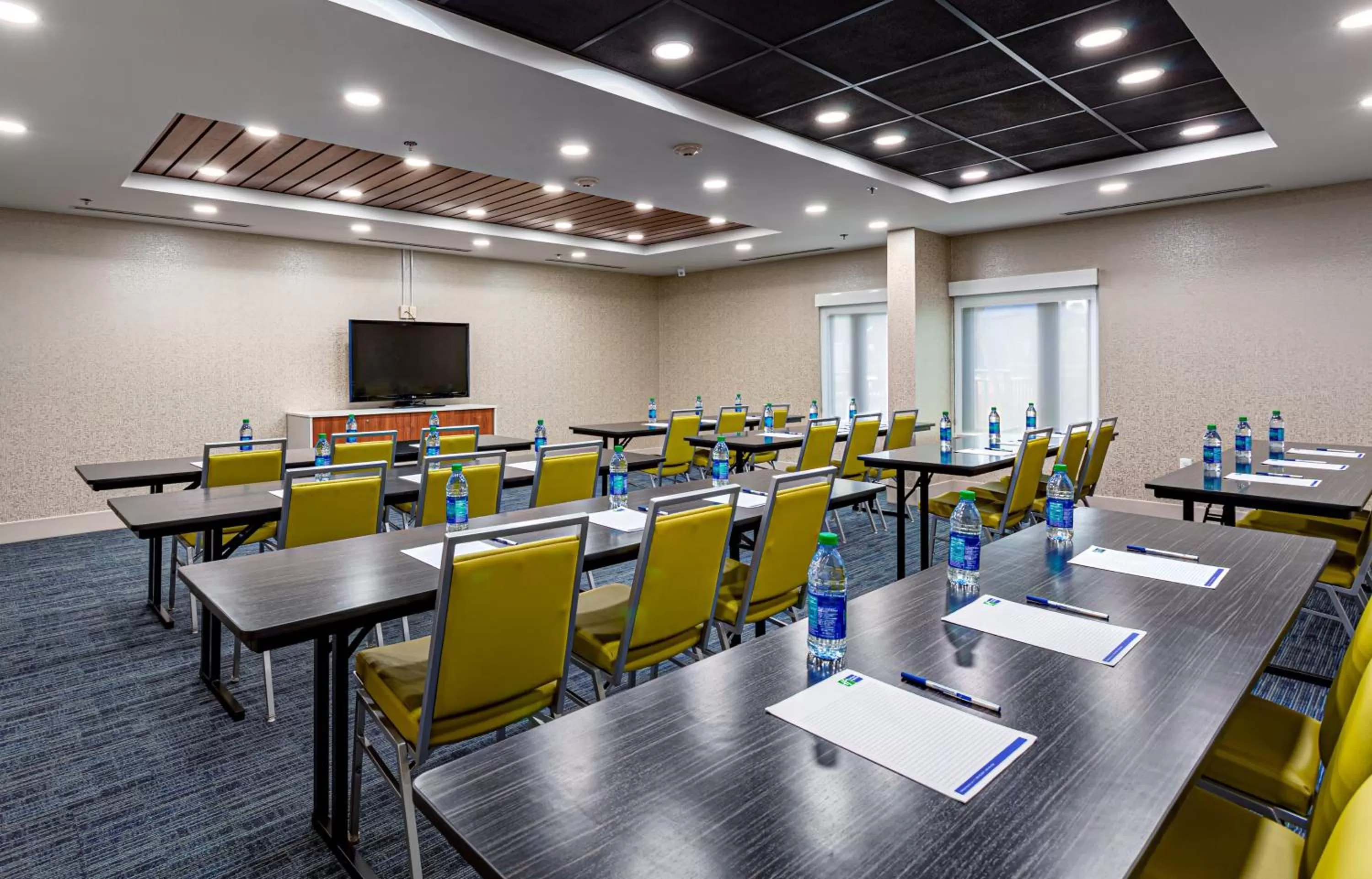 Meeting/conference room in Holiday Inn Express Tampa-Brandon by IHG