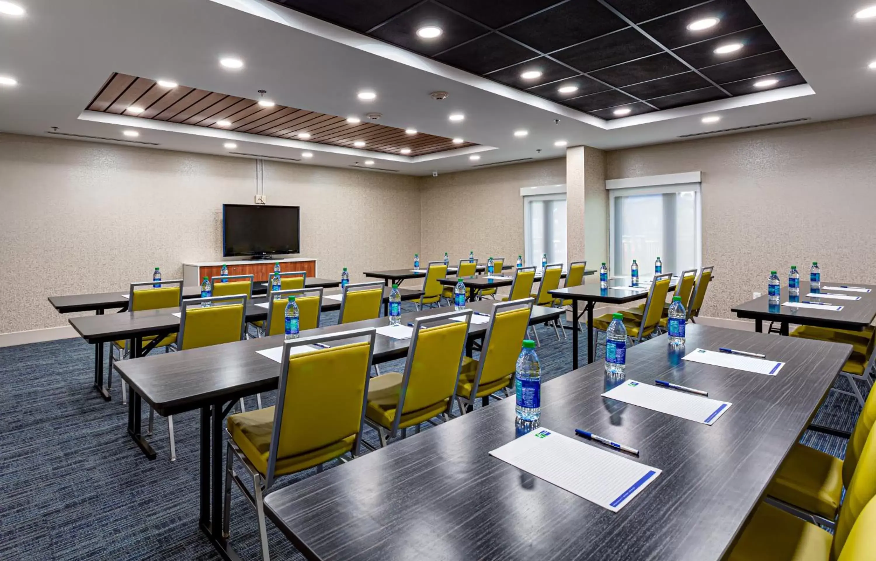 Meeting/conference room in Holiday Inn Express Tampa-Brandon, an IHG Hotel