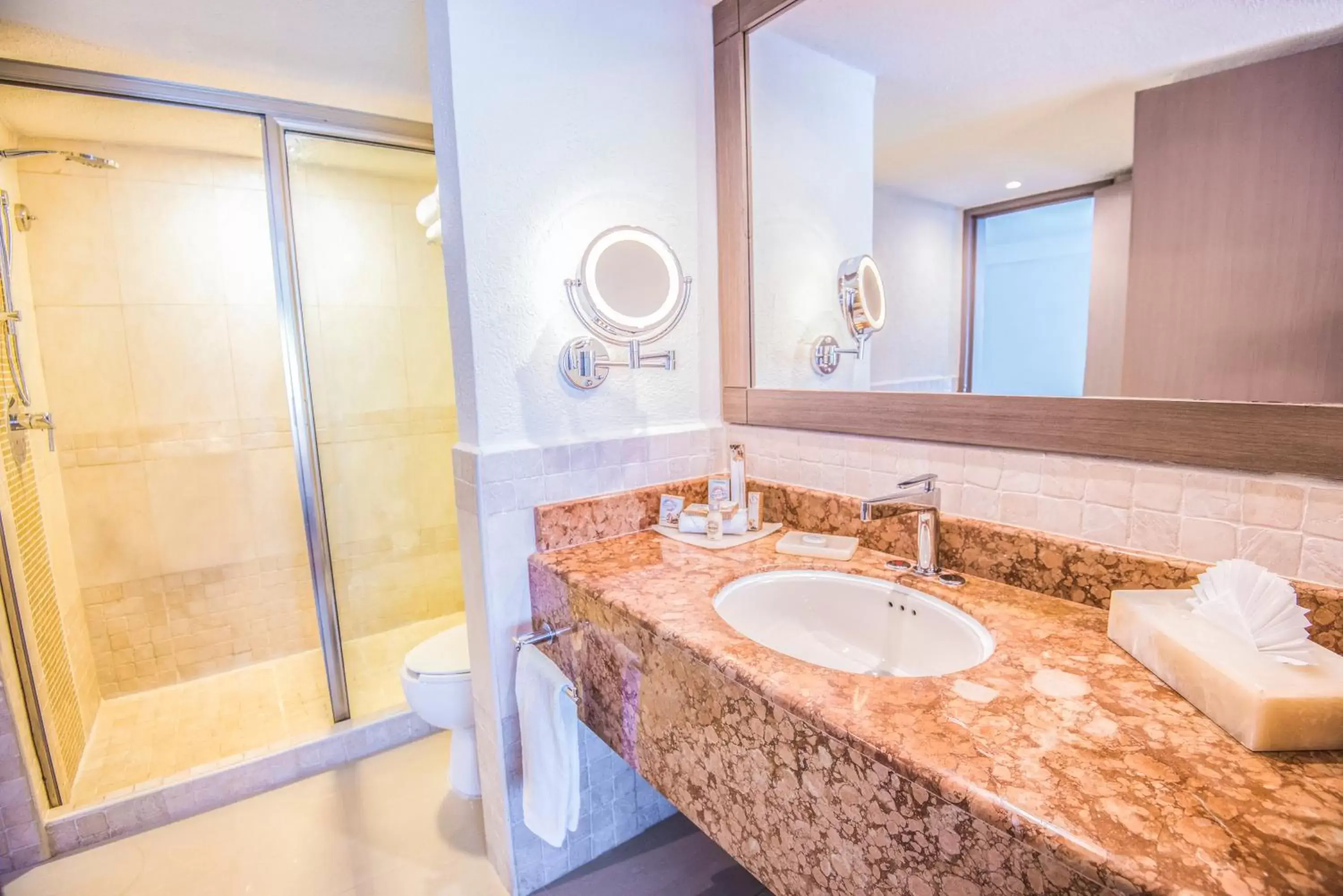 Shower, Bathroom in Wyndham Alltra Cancun All Inclusive Resort