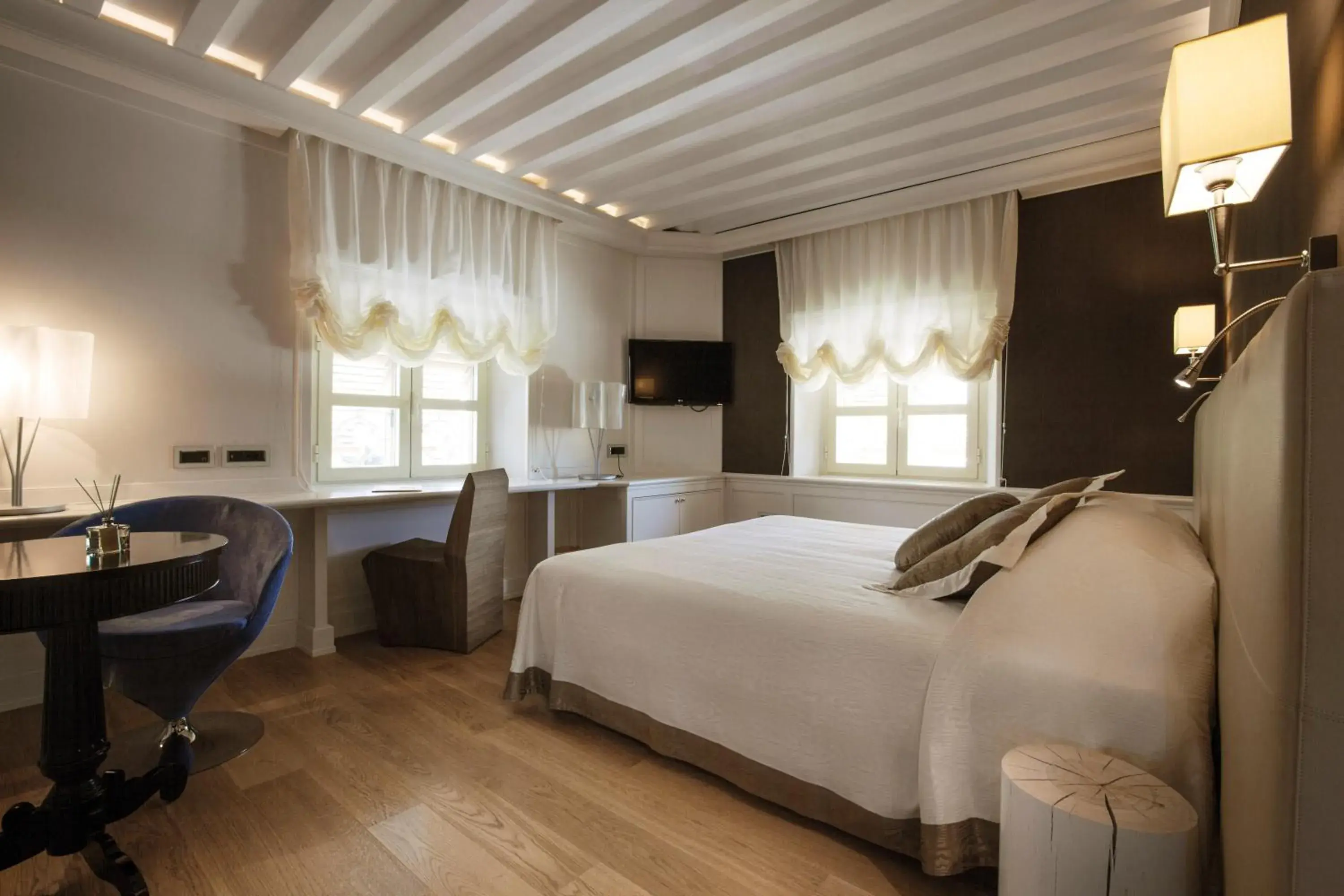 Bed in Albergo Celide