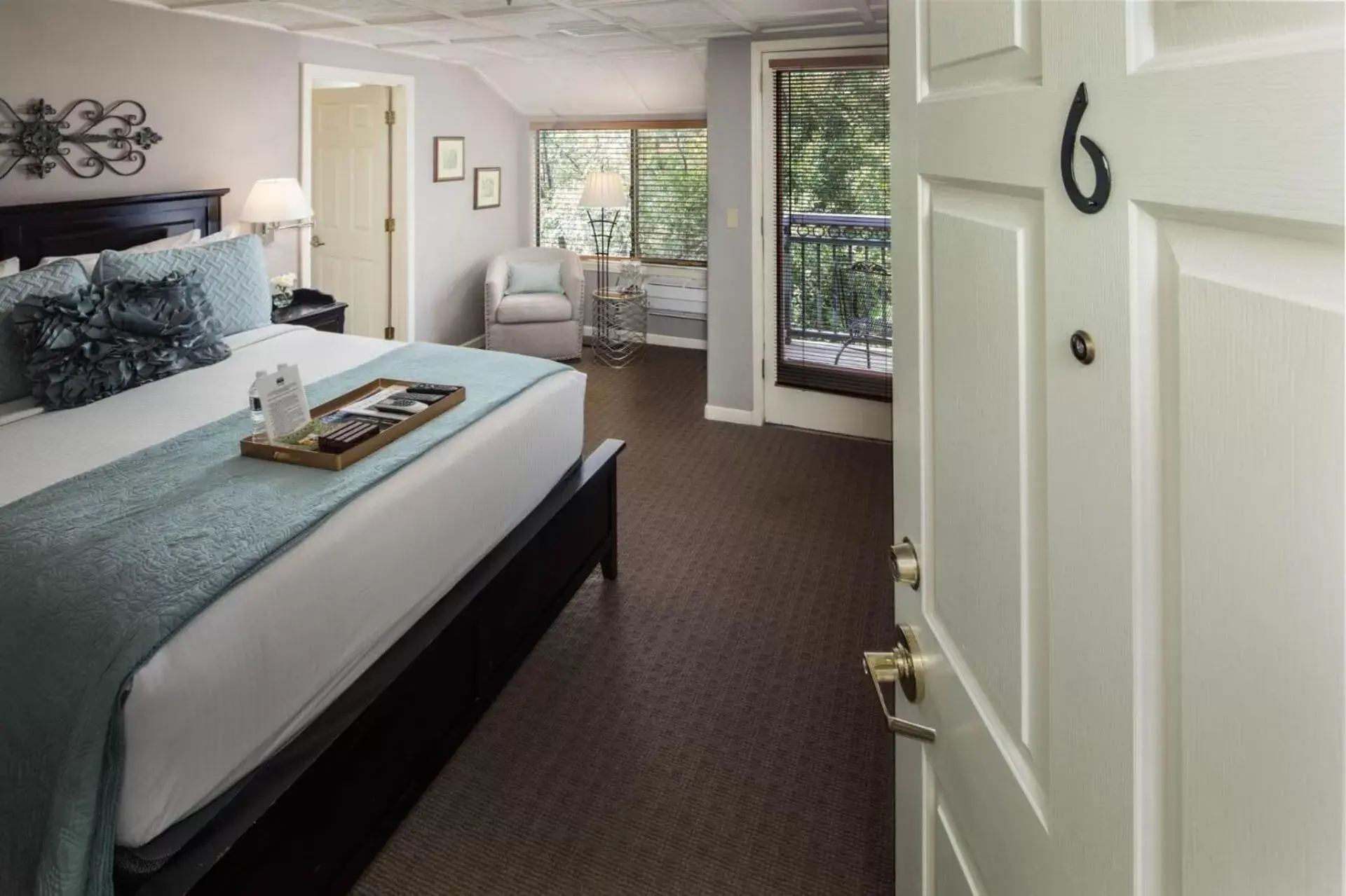 Queen Room with Balcony in Inn Above Oak Creek Sedona Queen Room with Balcony in Inn Above Oak Creek Sedona