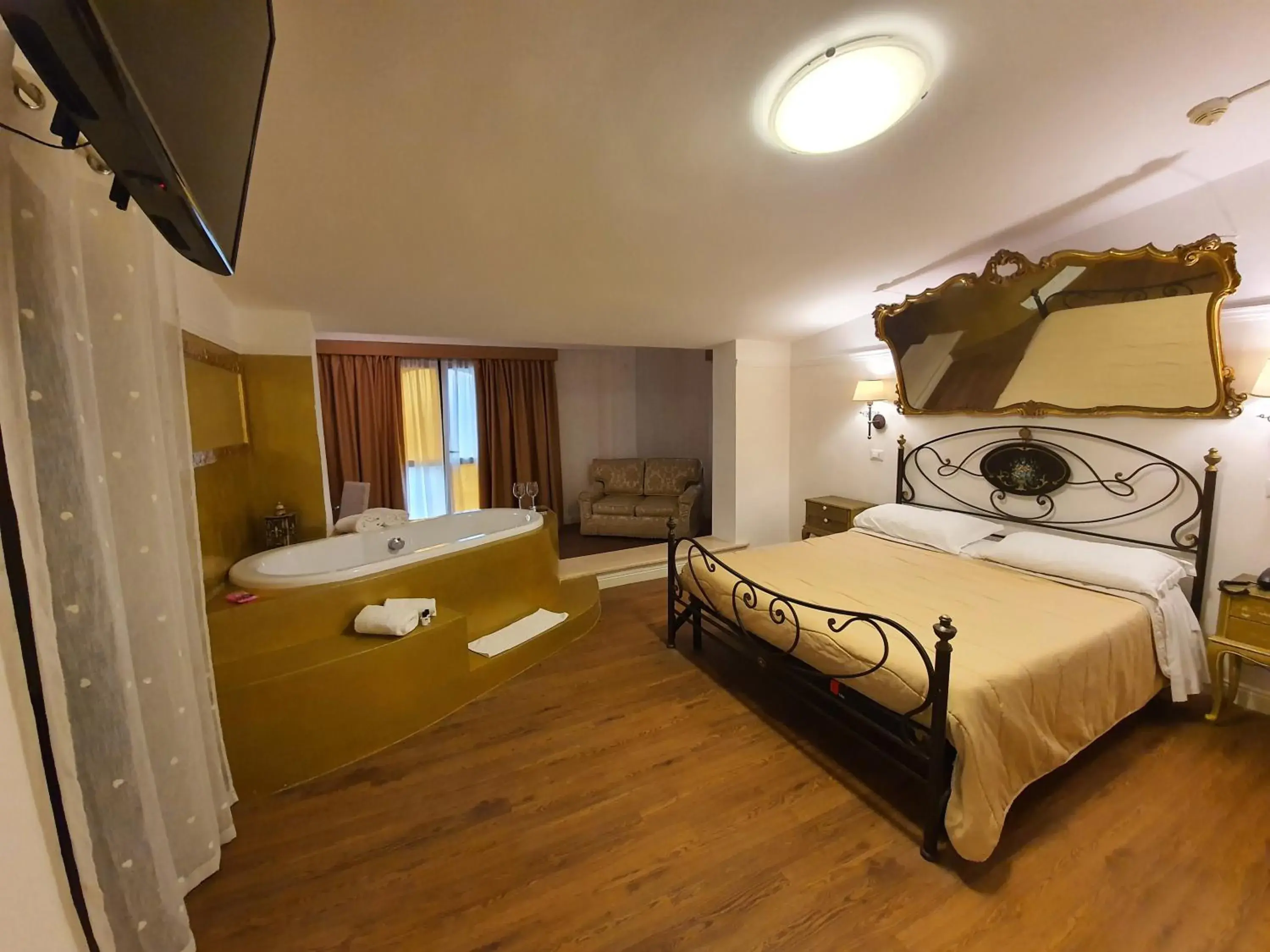Photo of the whole room, Bed in Hotel Al Castello