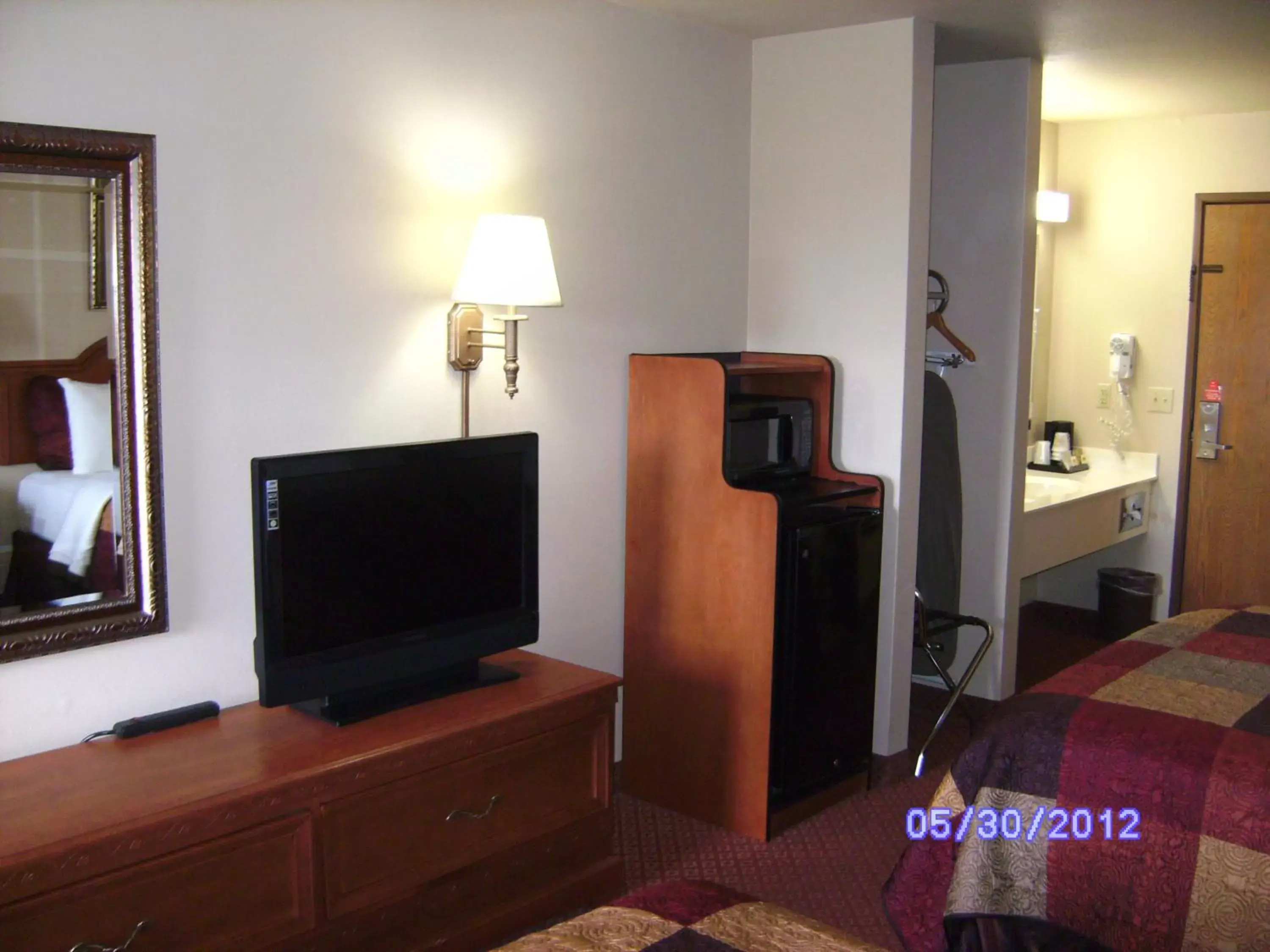 TV/Entertainment Center in All American Inn & Suites Branson