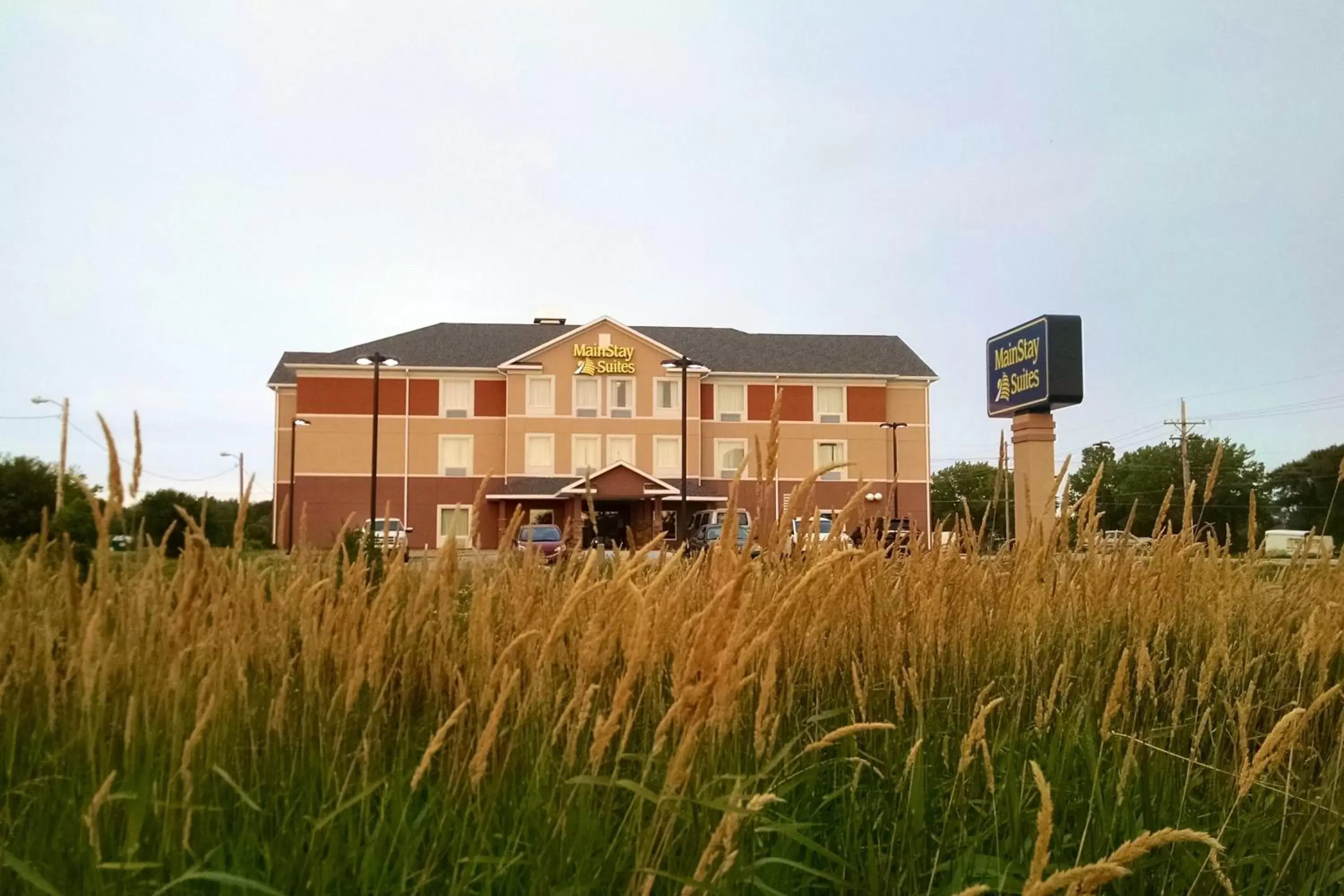 Facade/entrance, Property Building in MainStay Suites Grand Island