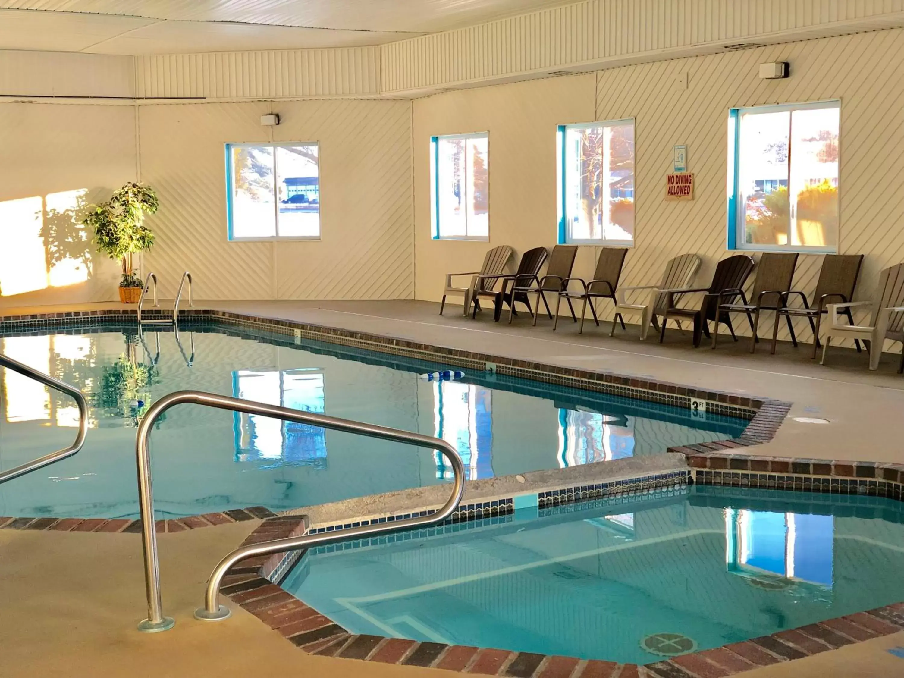 Pool view, Swimming Pool in Super 8 by Wyndham Escanaba