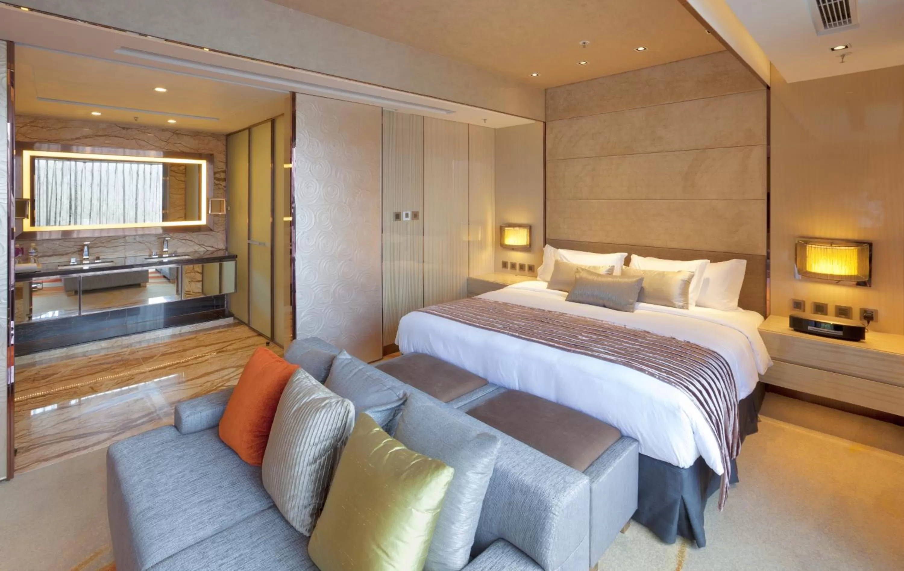 Bedroom, Bed in Crowne Plaza Hong Kong Kowloon East by IHG