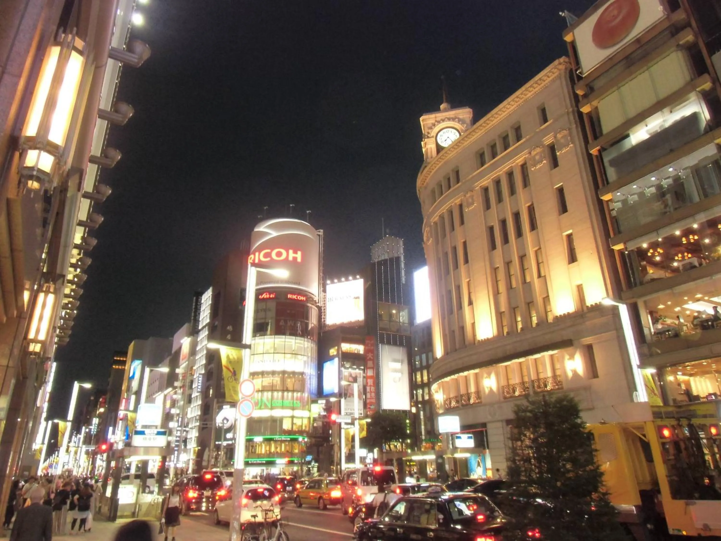 Night in Hotel Monterey Ginza