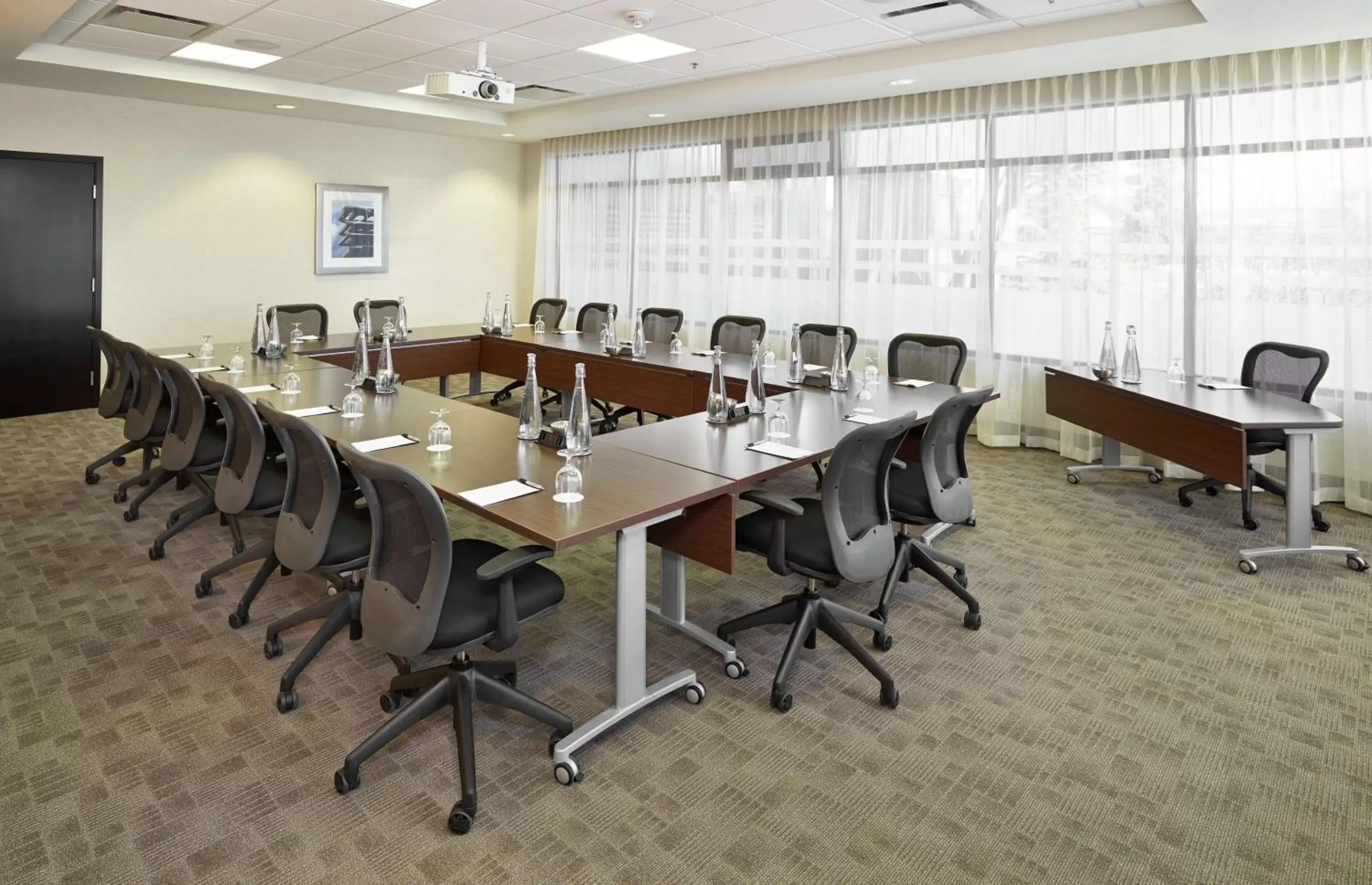 Meeting/conference room in DoubleTree by Hilton West Edmonton