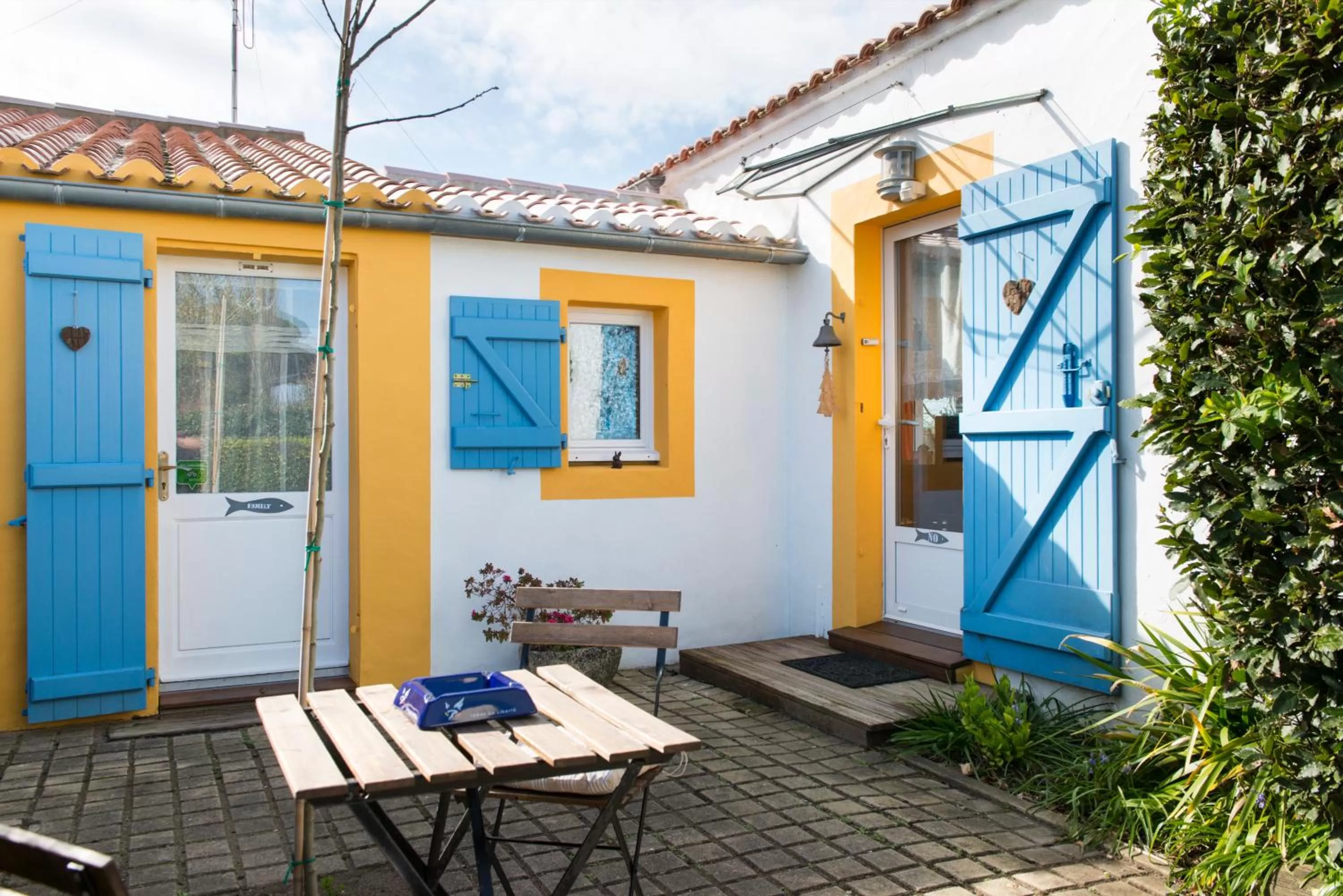 Quadruple Room in Les Yeux Bleus Bed & Breakfast