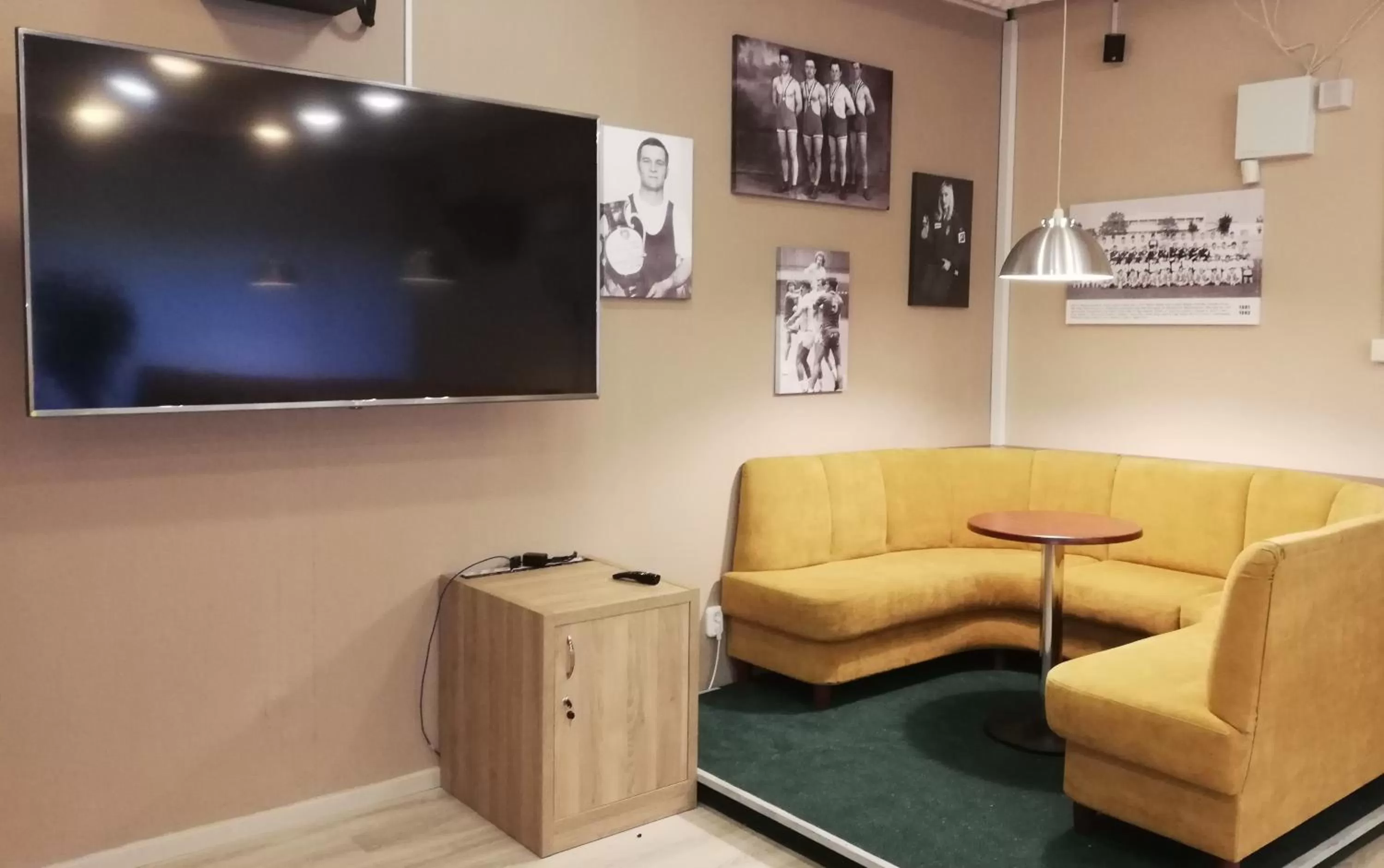 Communal lounge/ TV room in Sport Hotel