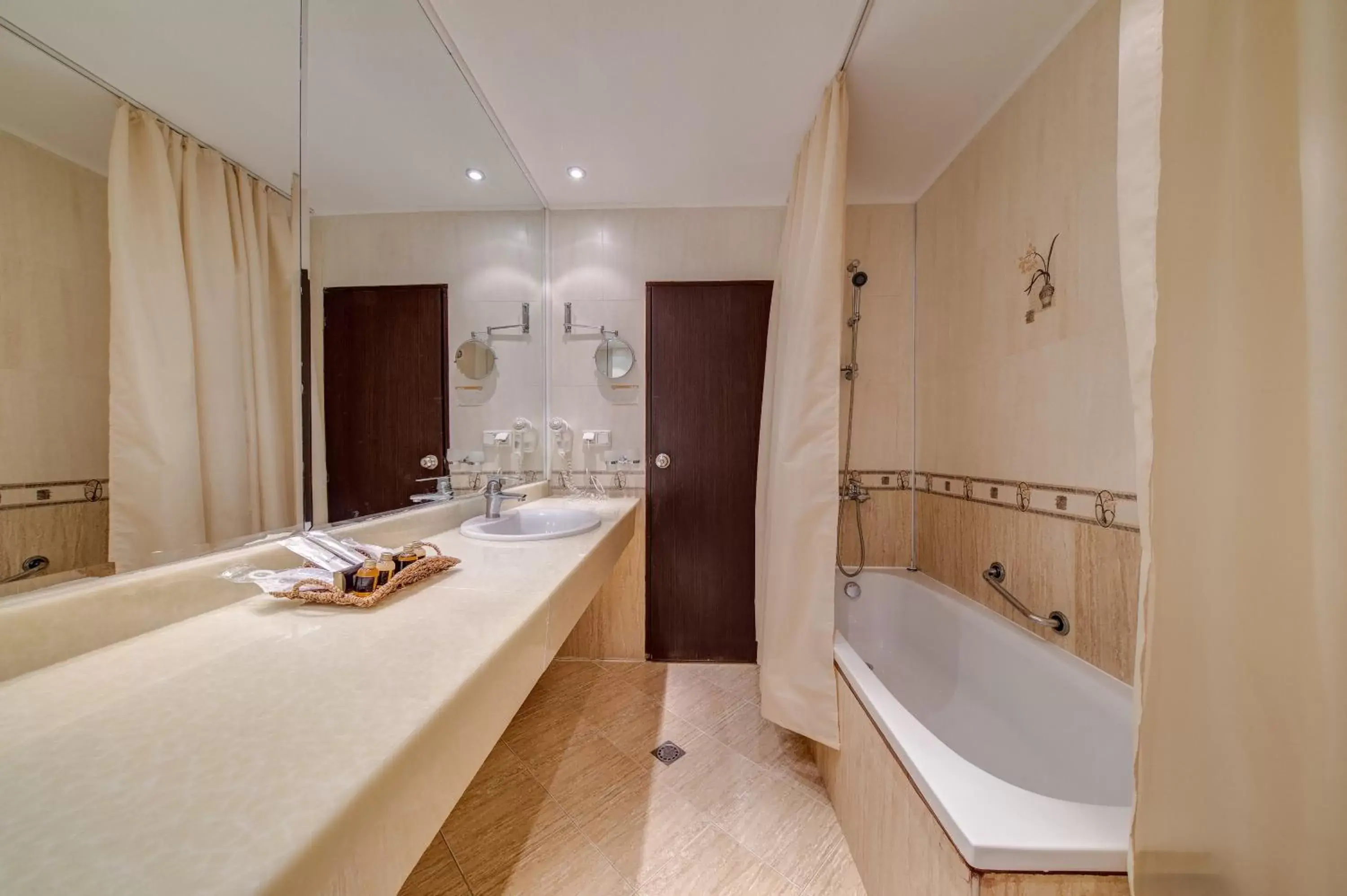 Bathroom in Hotel Bansko SPA & Holidays - Free Parking