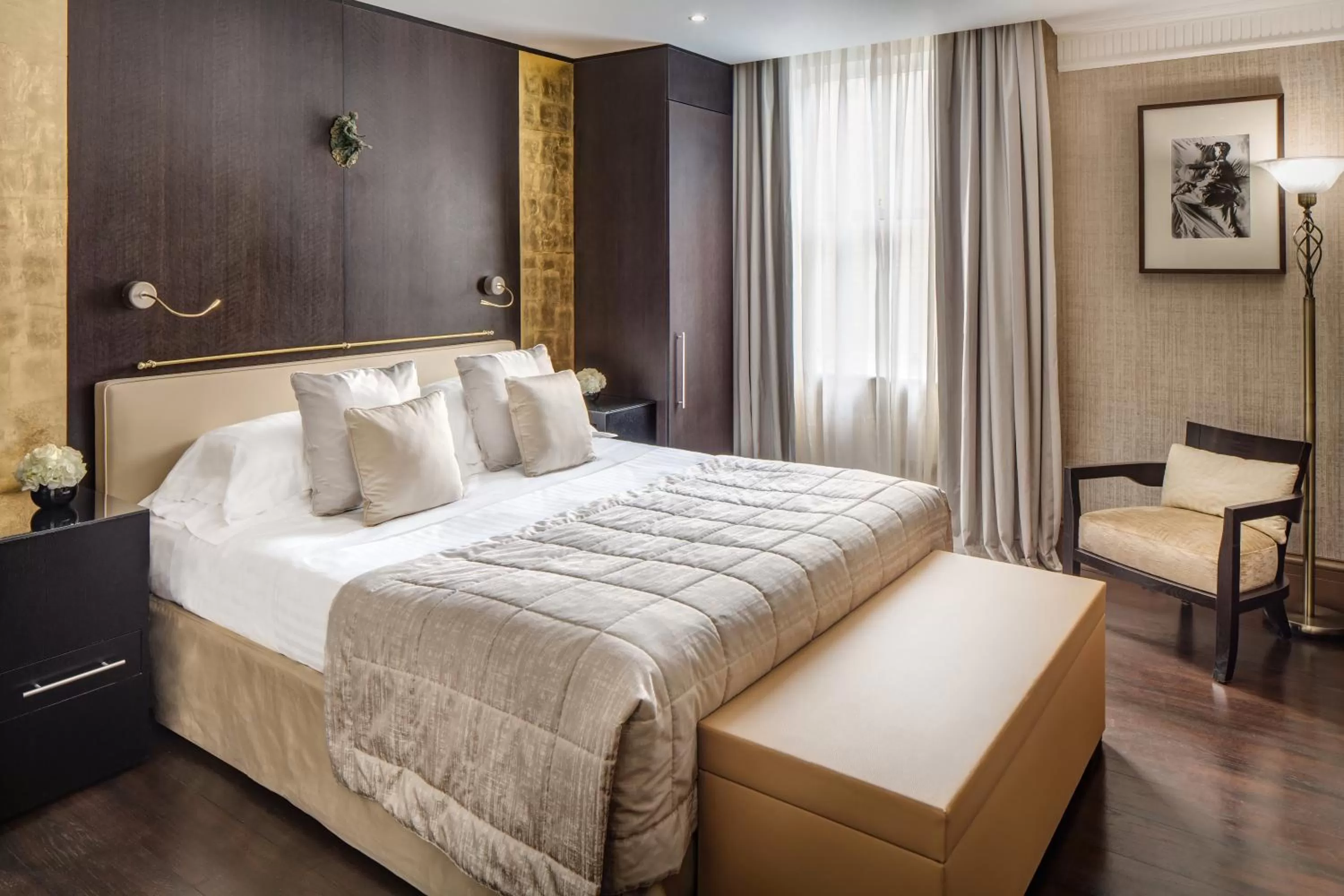 Bedroom in 60 Hyde Park Gate Hotel