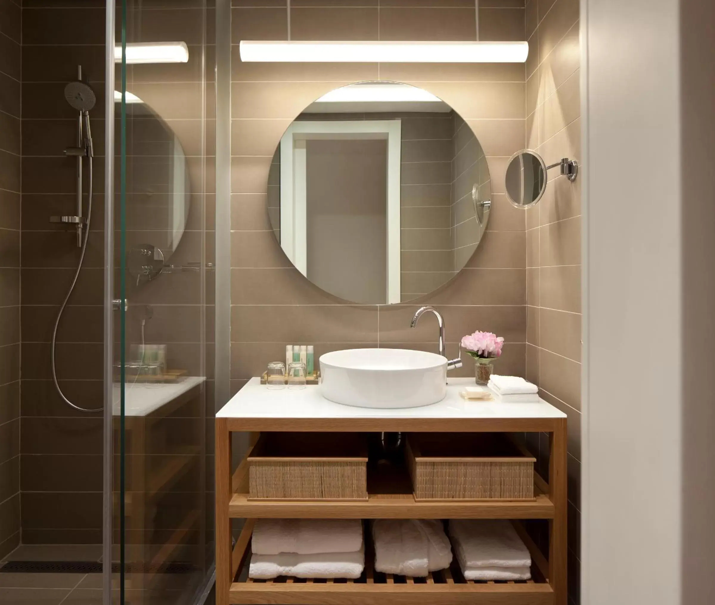 Bathroom in Mendeli Street Hotel