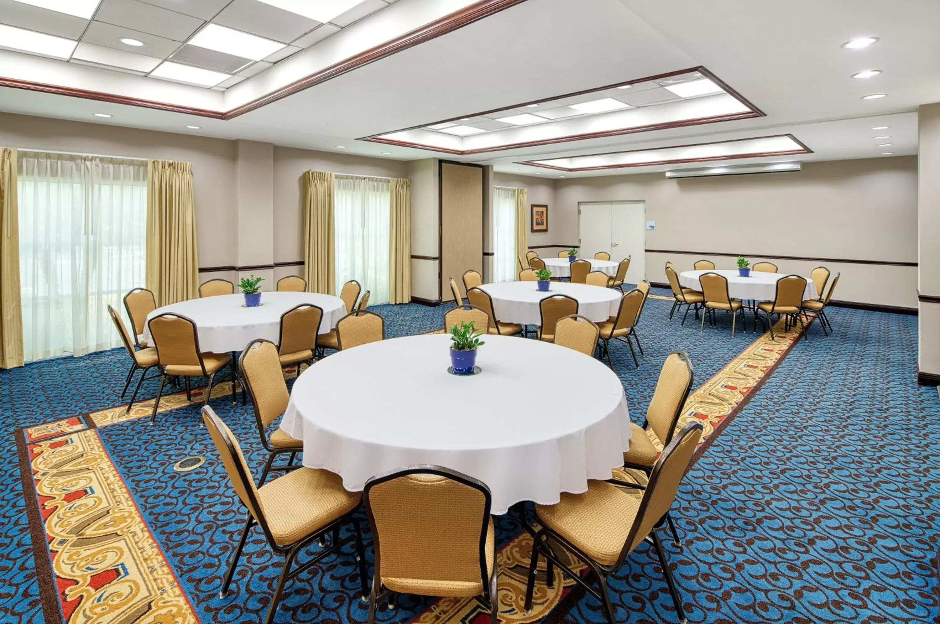 Meeting/conference room, Banquet Facilities in Holiday Inn Express & Suites Miami Kendall, an IHG Hotel