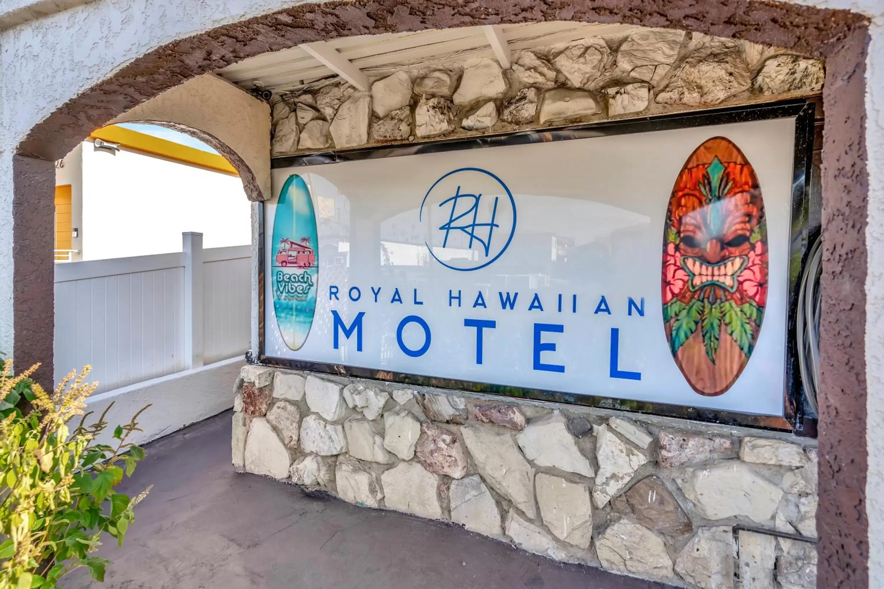 Property logo or sign, Property Logo/Sign in Royal Hawaiian Inn - Mid City, Los Angeles