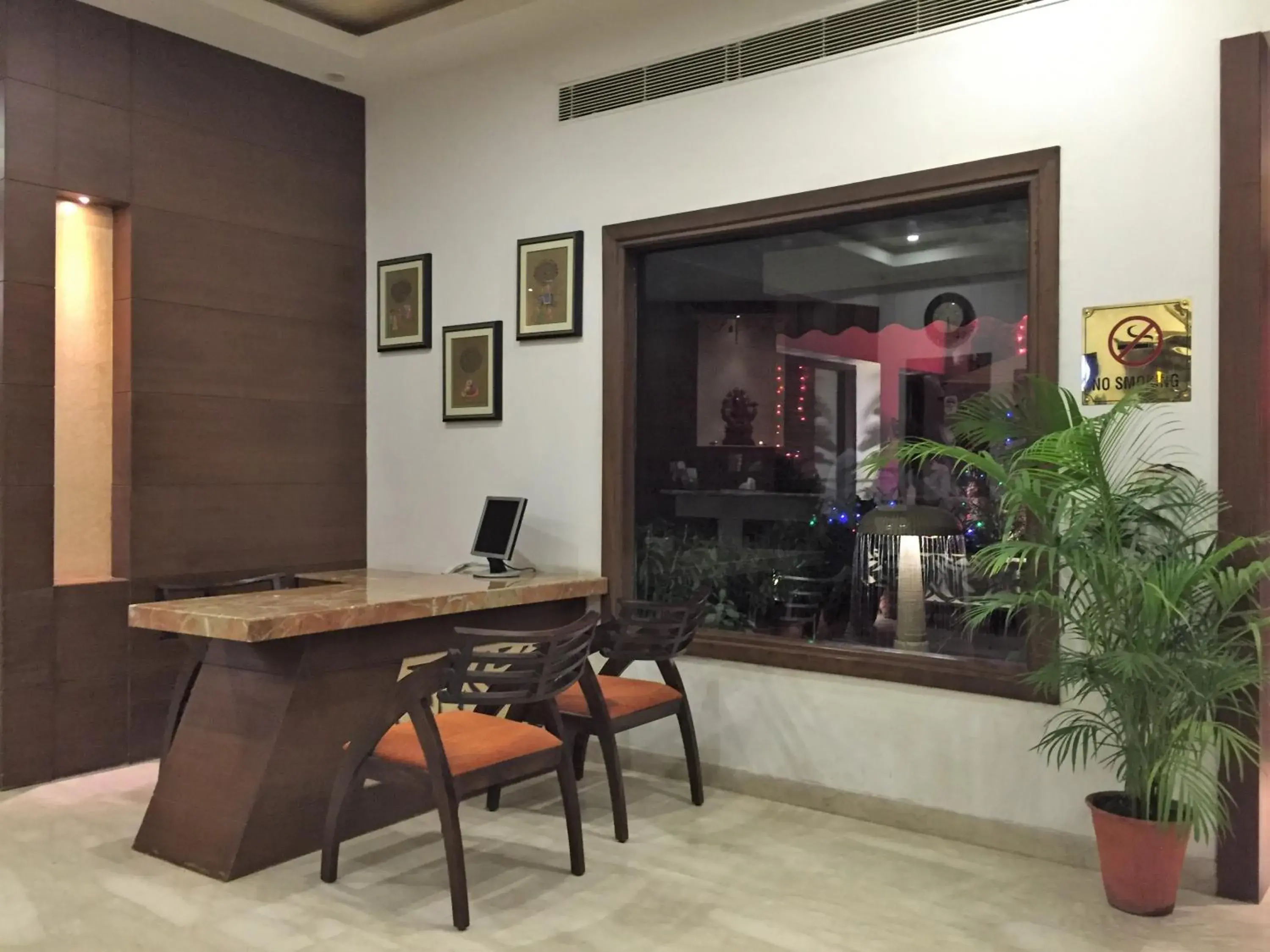 Lobby or reception in Ratnawali – A Vegetarian Heritage Hotel Lobby or reception in Ratnawali – A Vegetarian Heritage Hotel