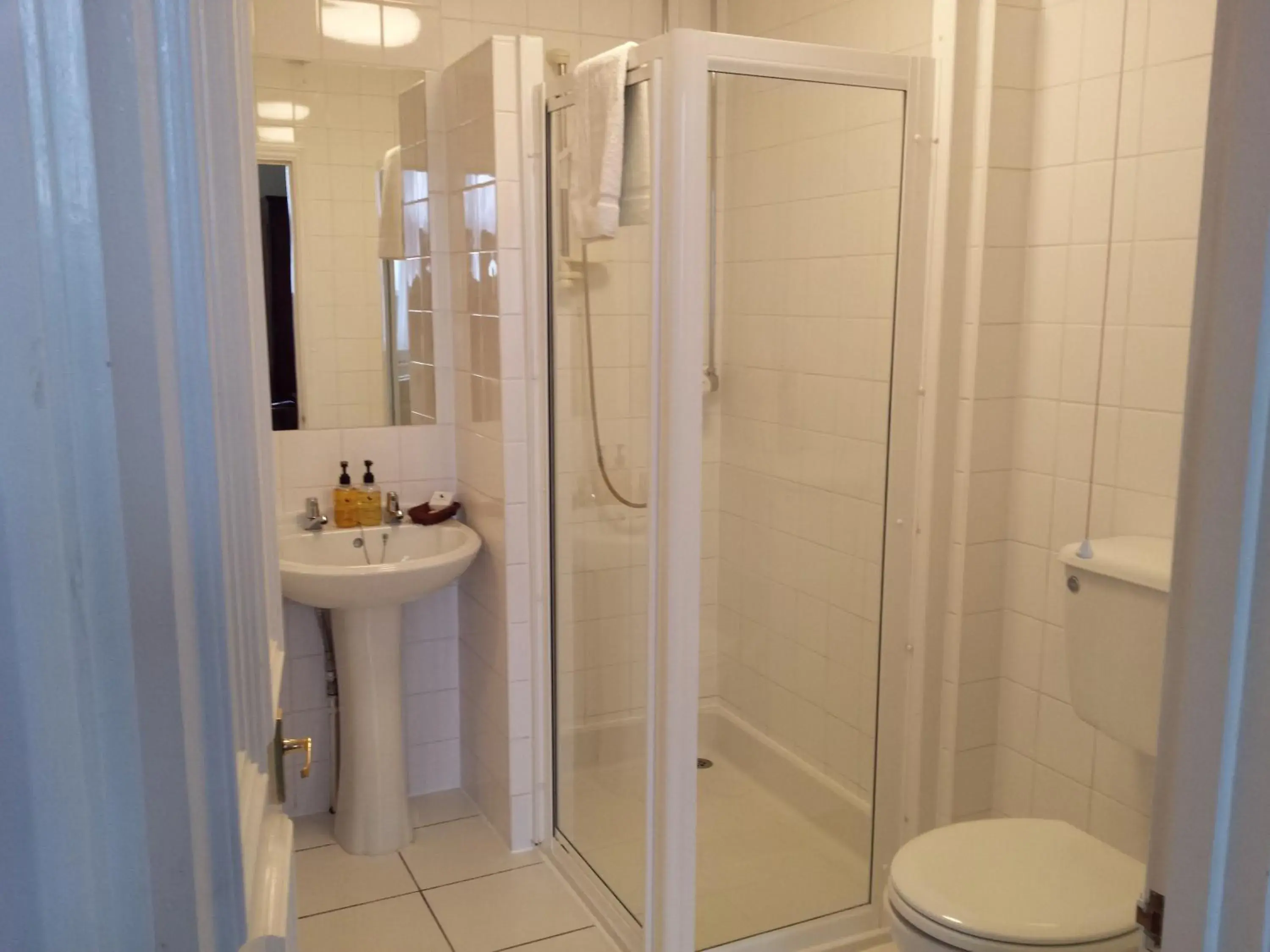 Shower, Bathroom in Beech House Hotel