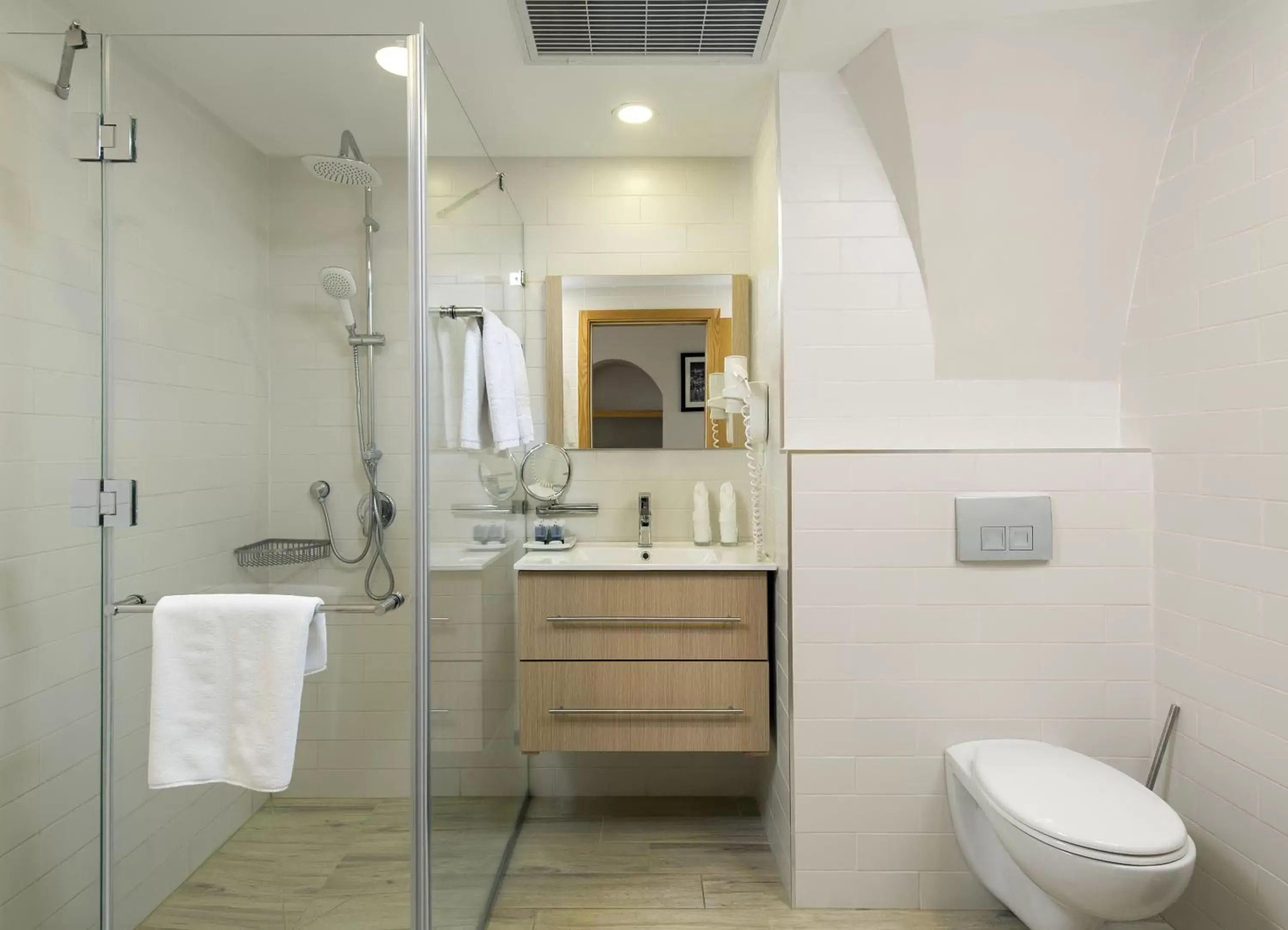 Shower, Bathroom in The Sephardic House Hotel in The Jewish Quarter