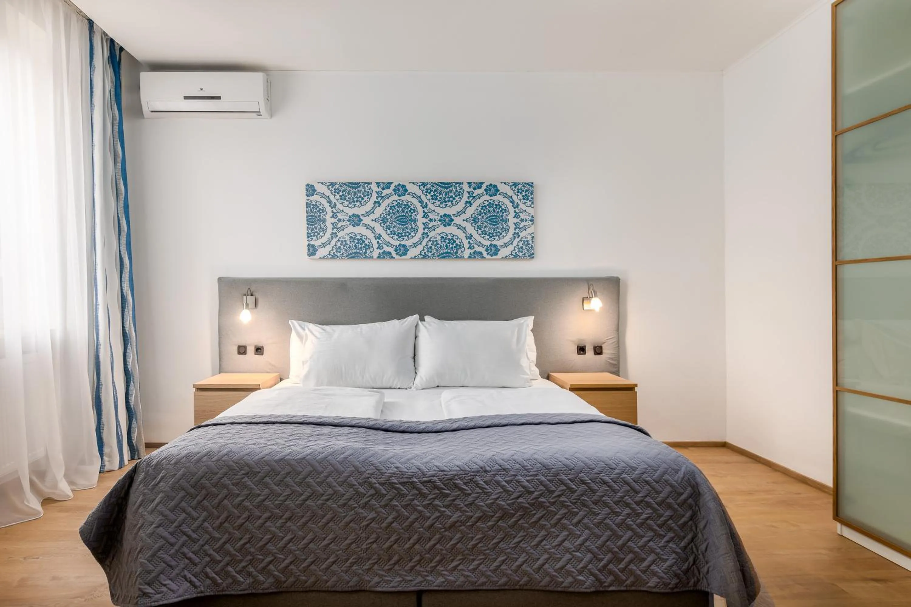 Bed in Hotel Zentral