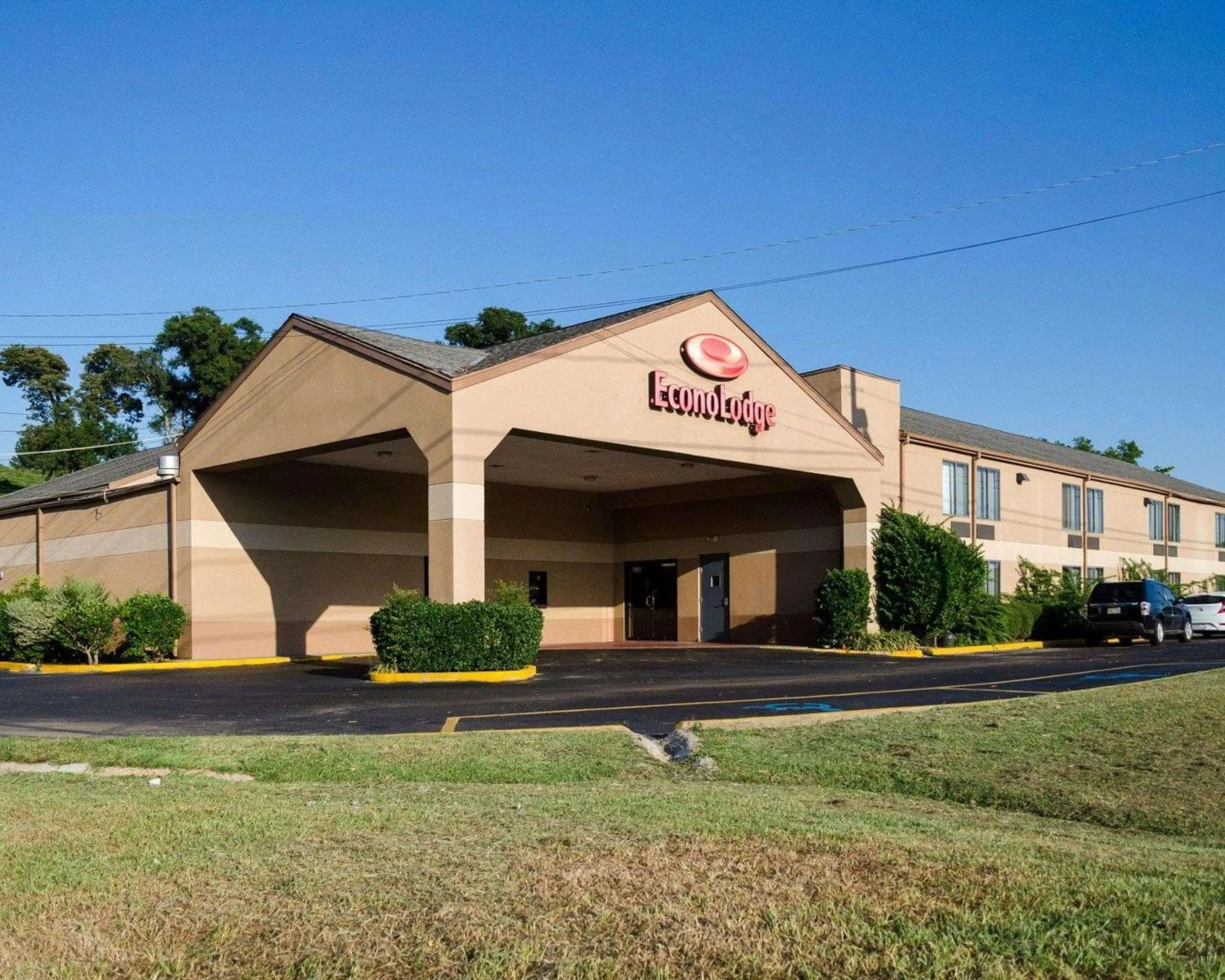 Property building in Econo Lodge Yazoo City