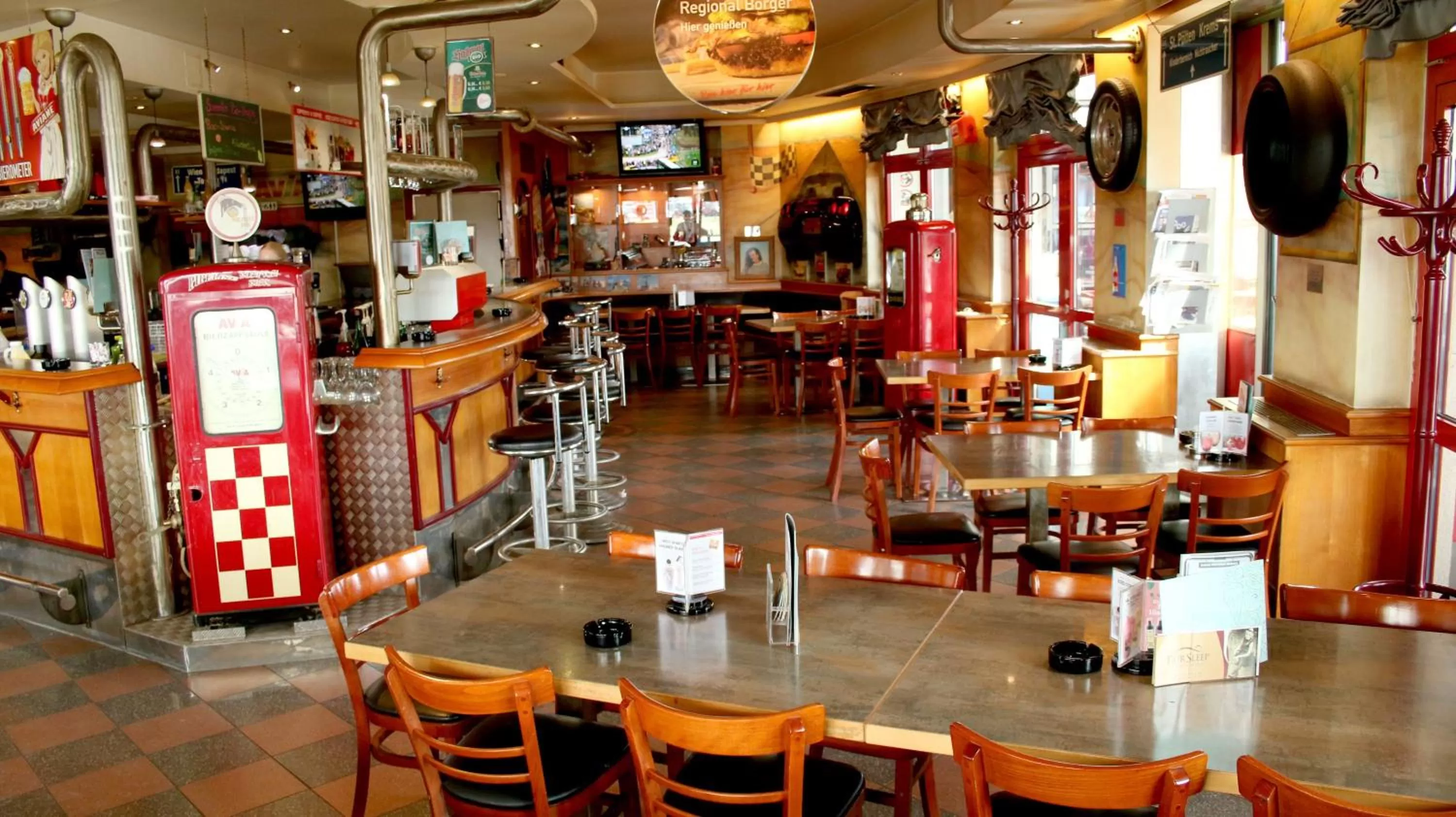 Restaurant/places to eat in FairSleep Avia Motel Gmünd