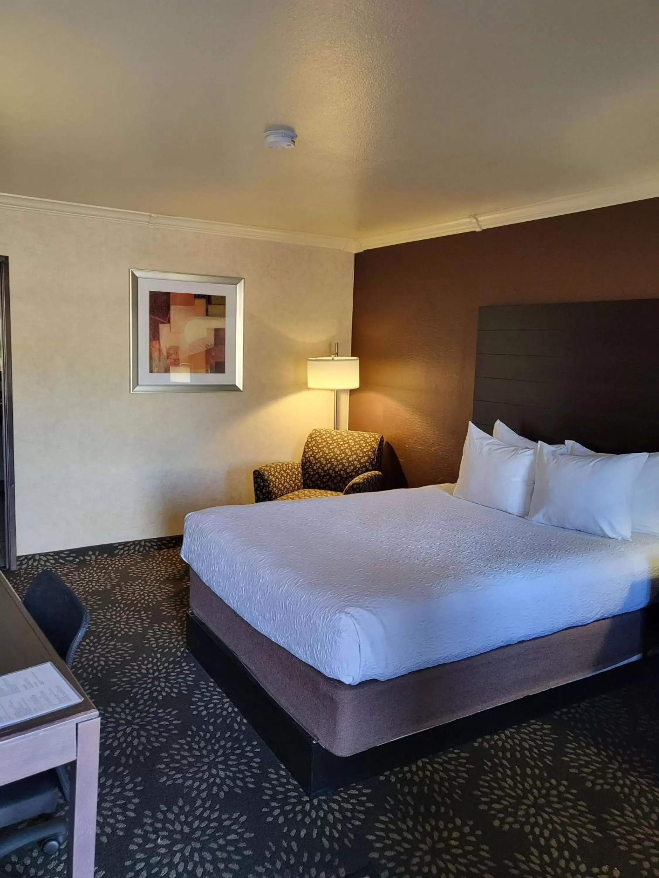 Bedroom, Bed in Best Western InnSuites Tucson Foothills Hotel & Suites