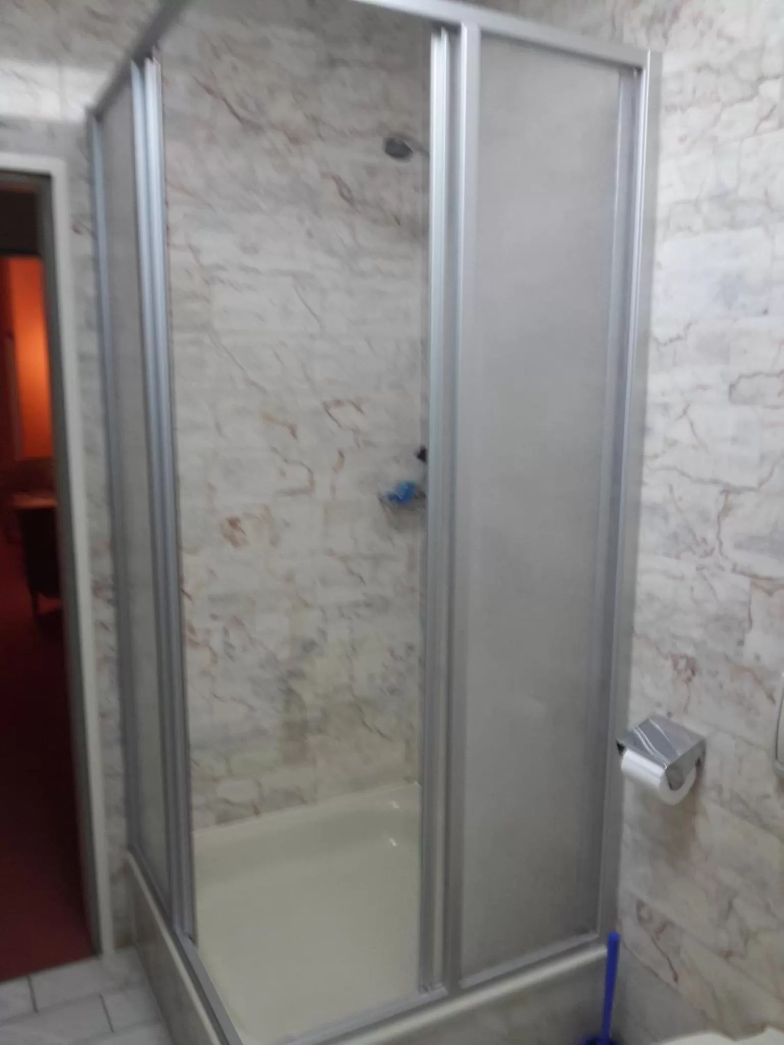 Shower in Hotel Zum Schwanen