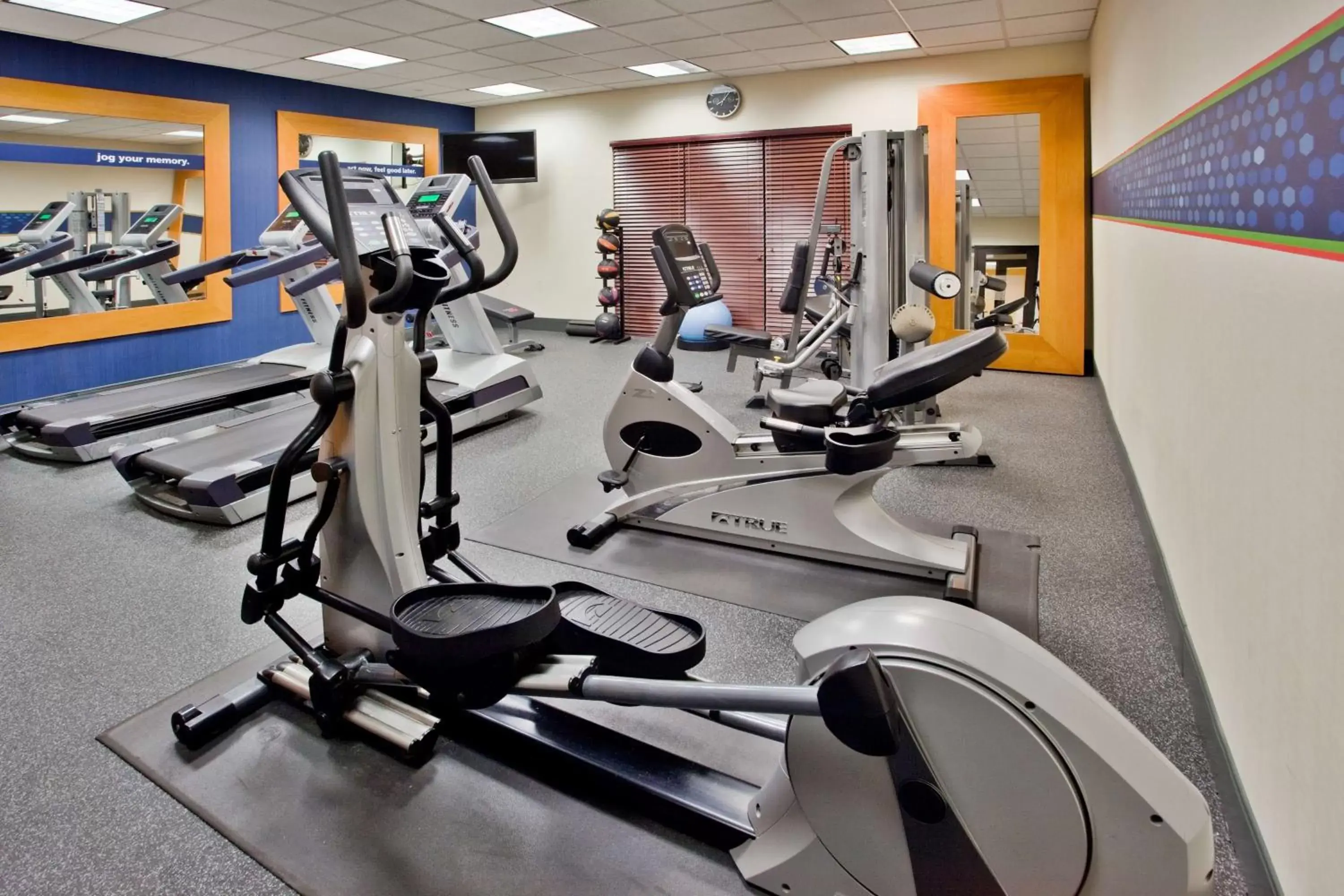 Fitness centre/facilities, Fitness Center/Facilities in Hampton Inn & Suites Atlanta-Six Flags