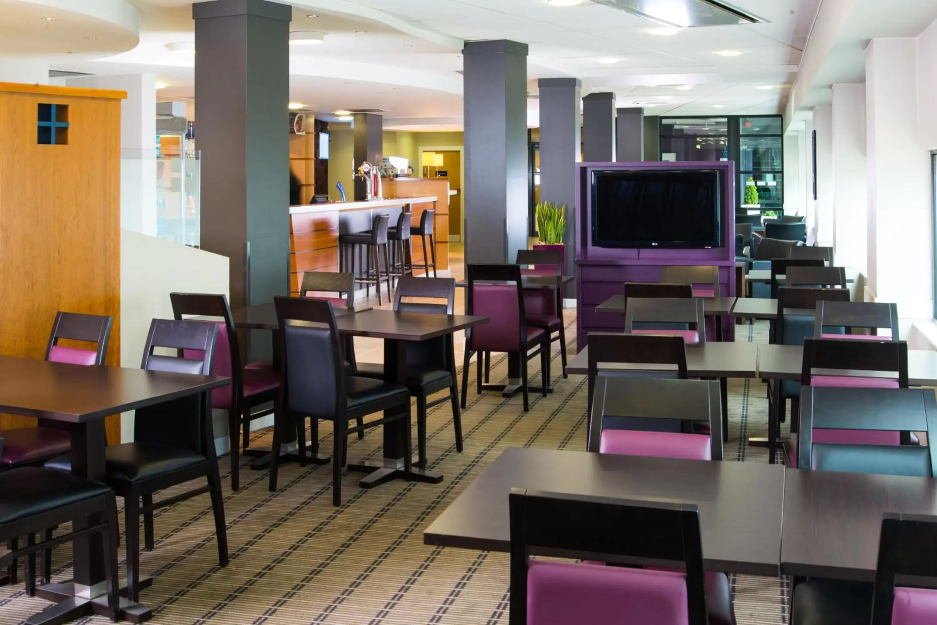 Restaurant/Places to Eat in Holiday Inn Express - Glasgow - City Ctr Riverside, an IHG Hotel