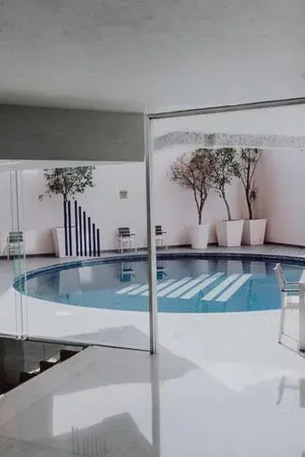 Swimming Pool in Hotel Laffayette Ejecutivo
