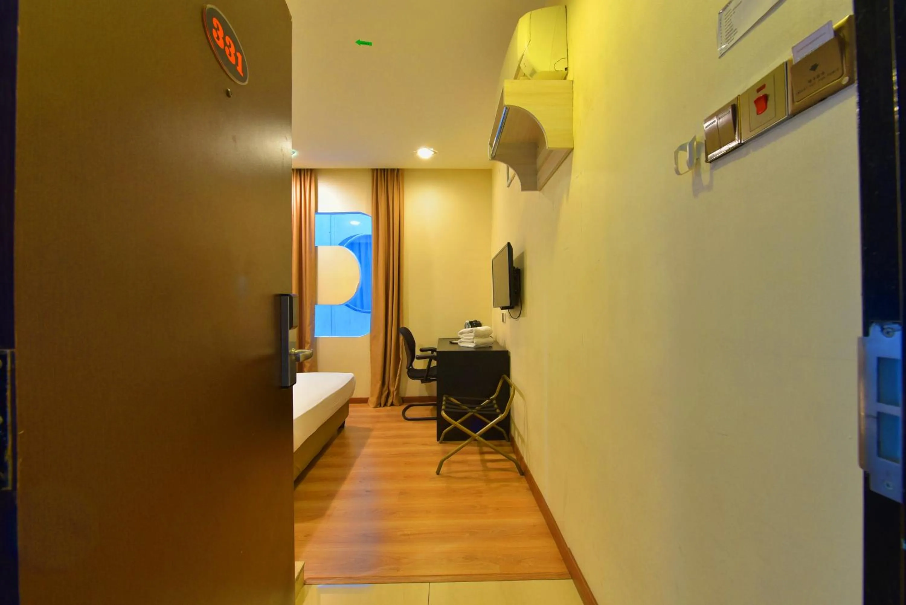 Bedroom, Bed in Townhouse OAK Hotel Holmes Johor Jaya
