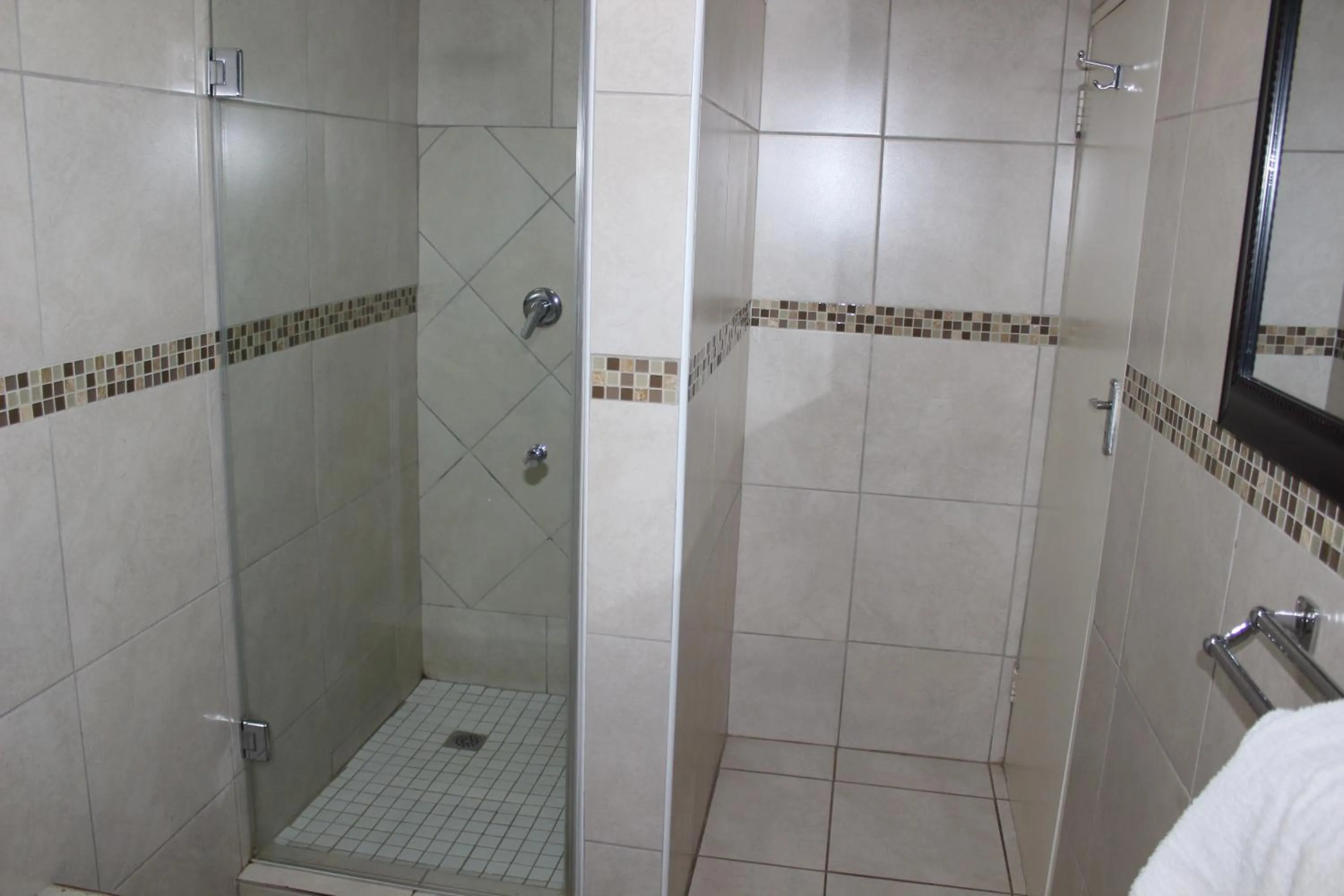 Shower in Purple Olive Guest House