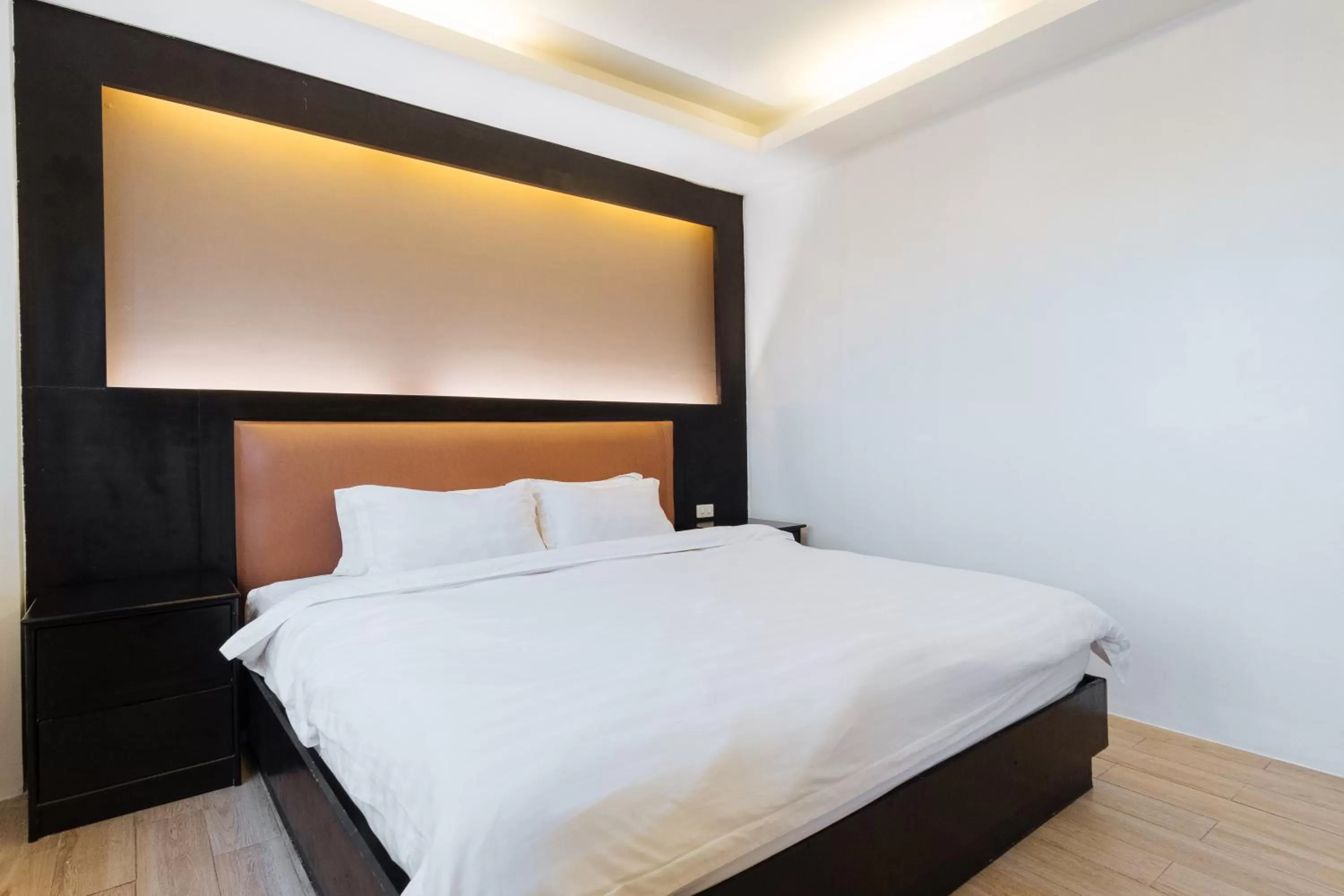 Bed in Northpointe Residences