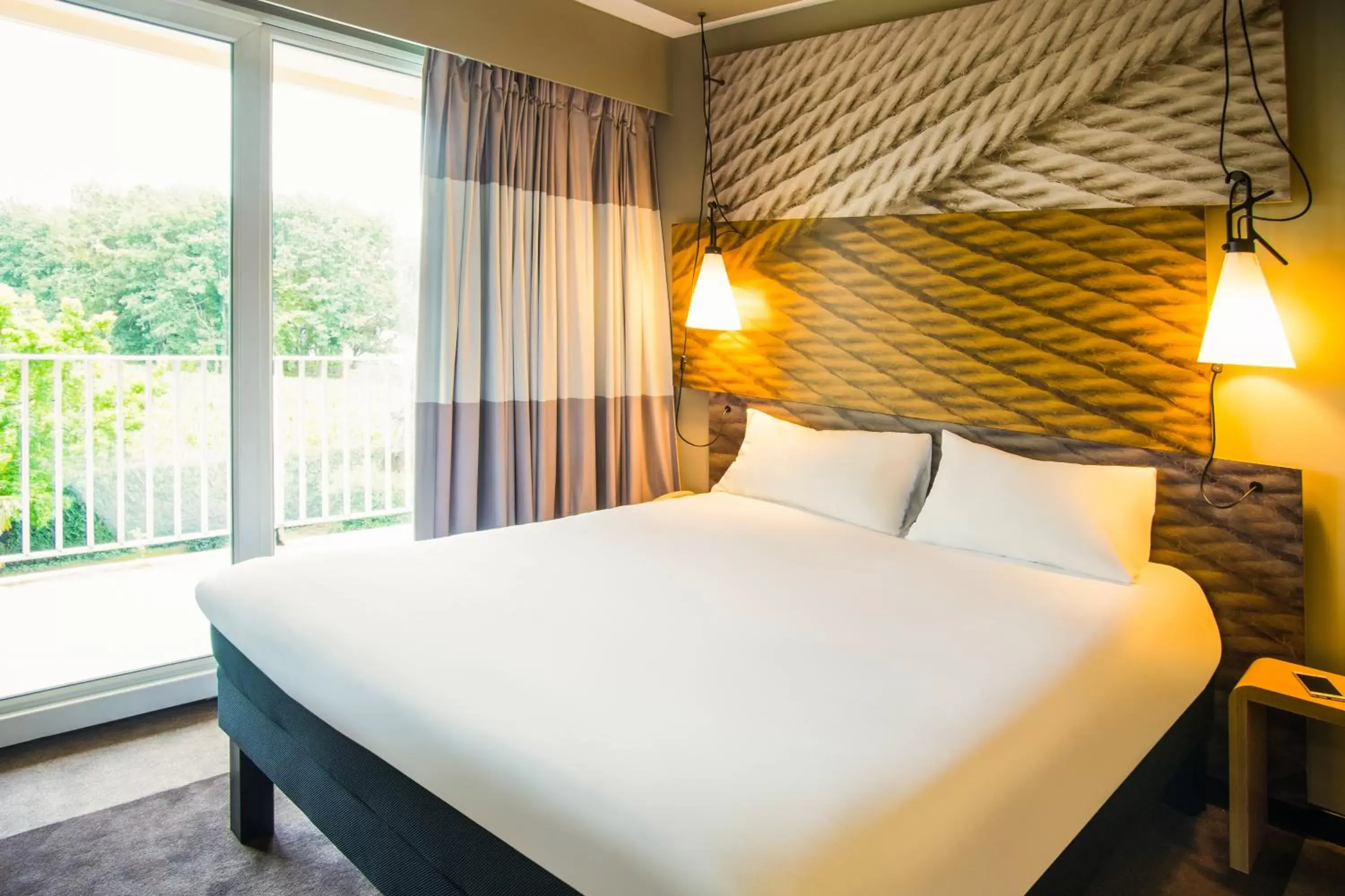 Mountain view, Bed in ibis Tarbes Odos Mountain view, Bed in ibis Tarbes Odos