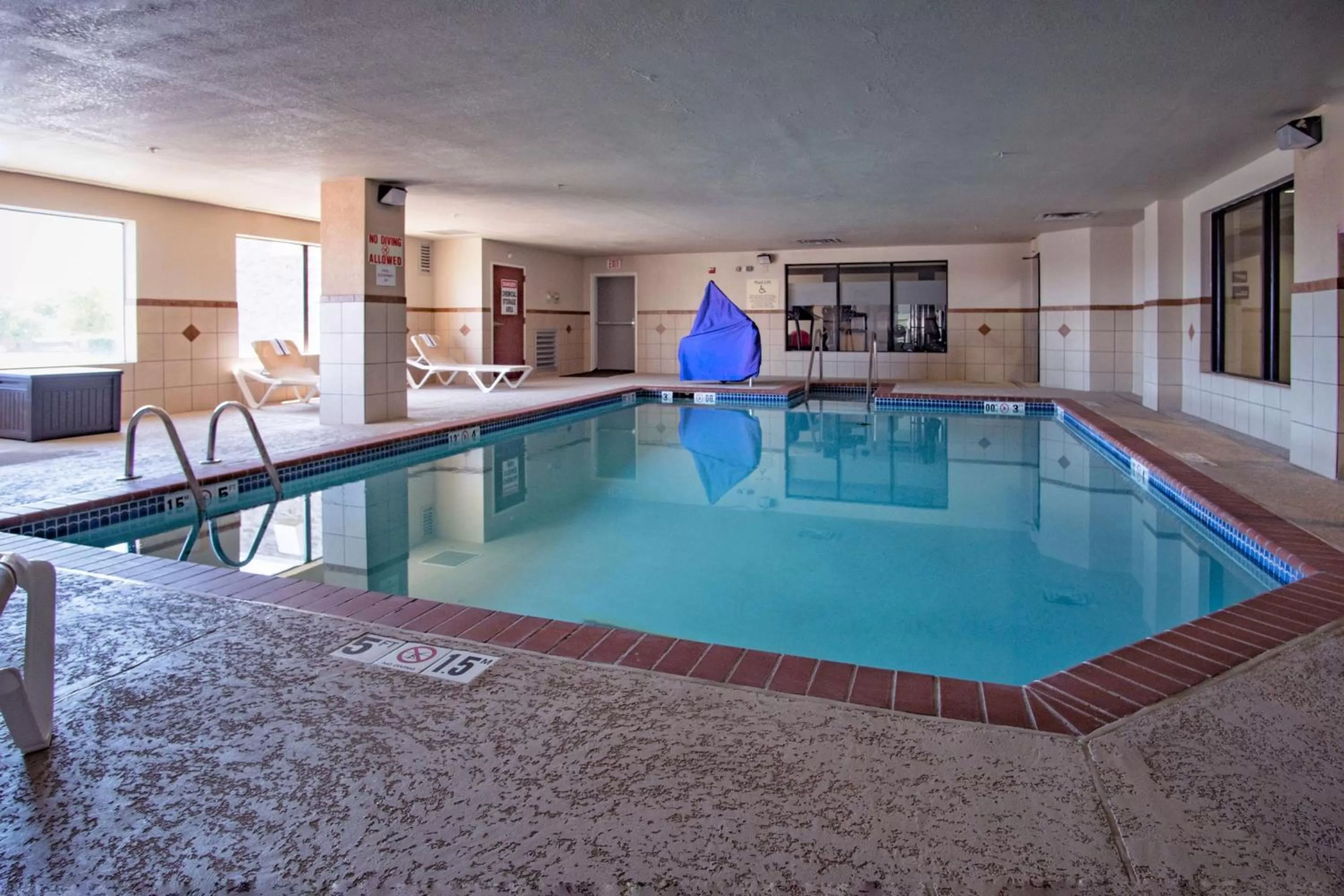 Pool view in Hampton Inn Oklahoma City/Yukon