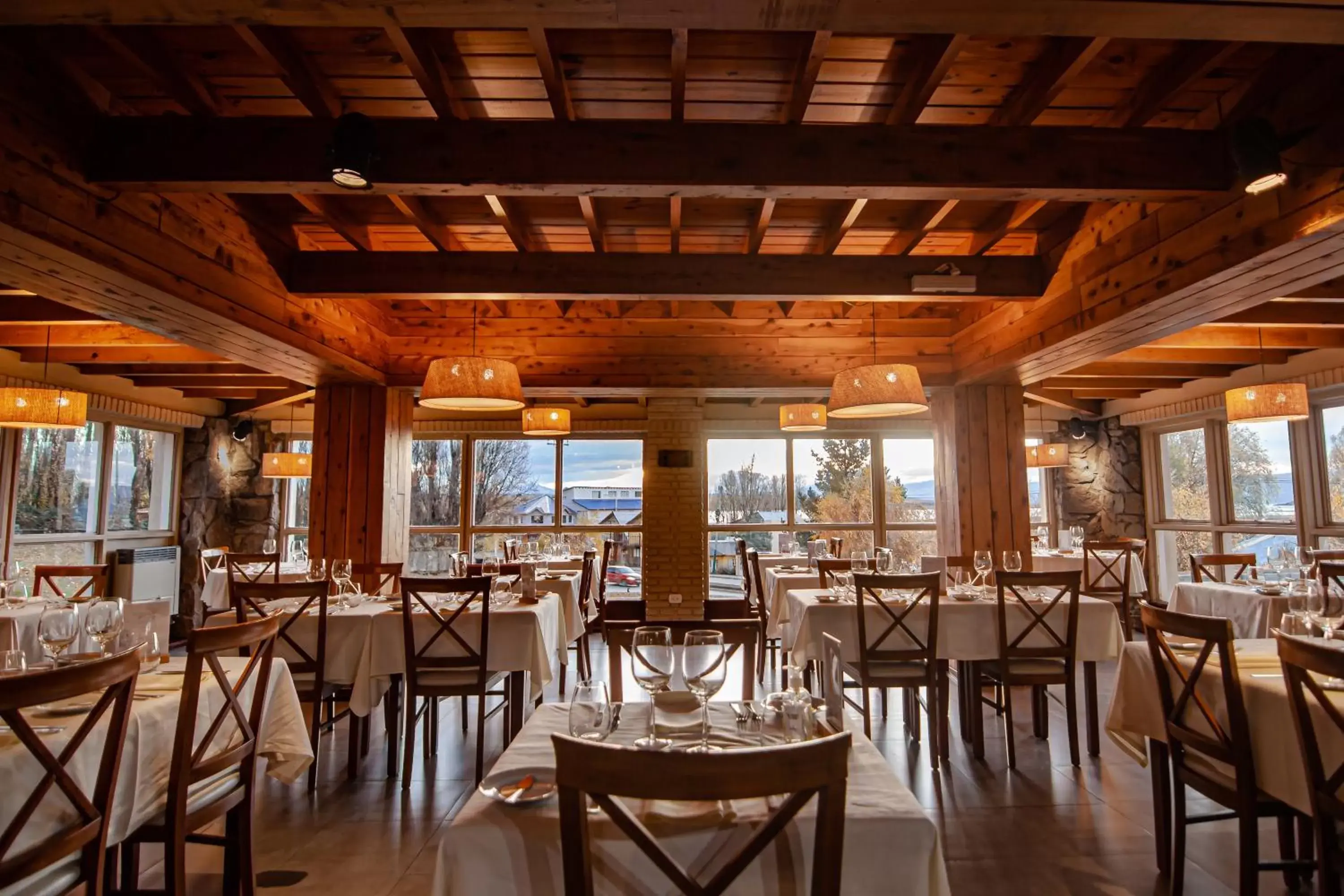 Restaurant/Places to Eat in Mirador del Lago Hotel