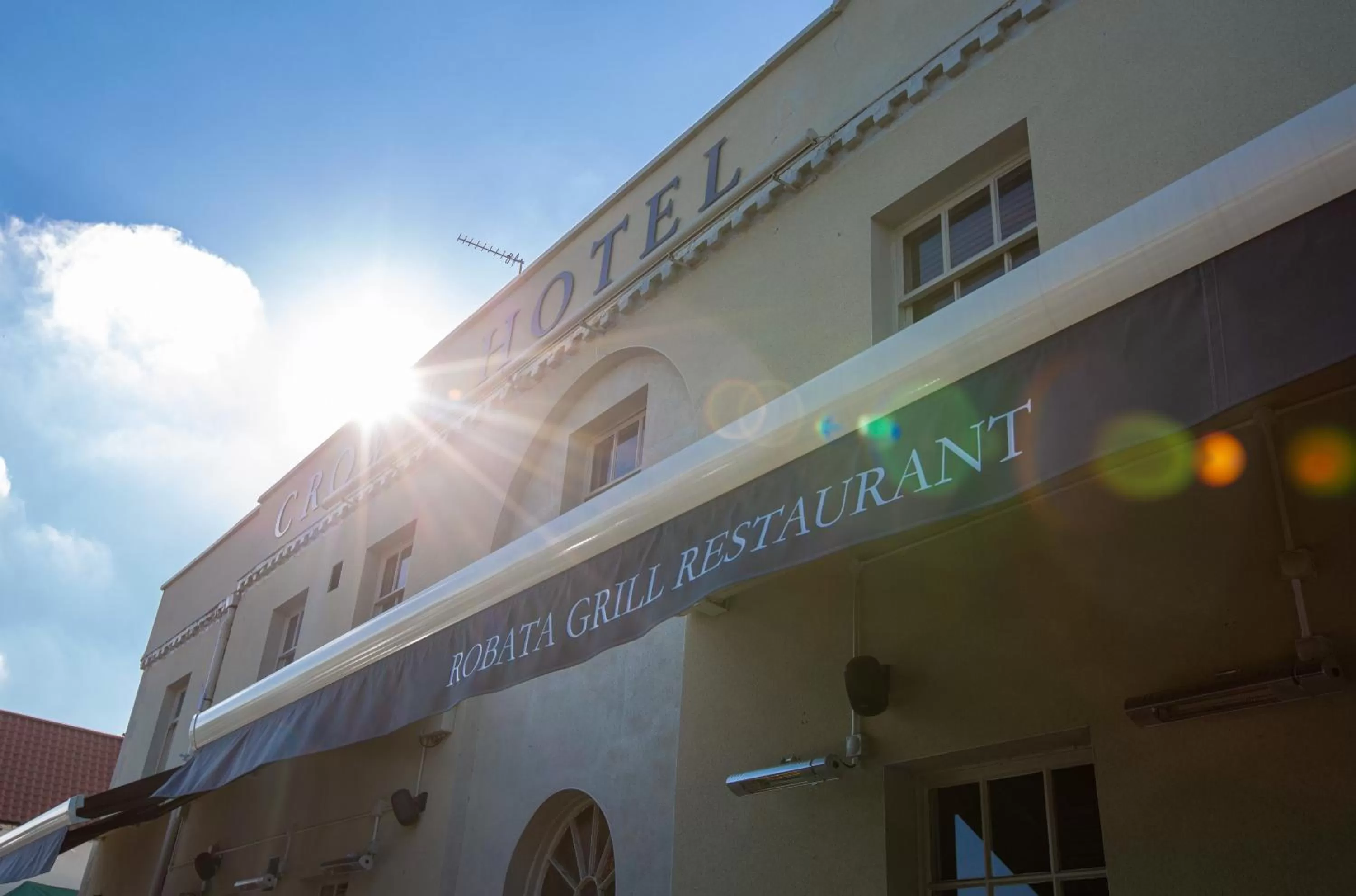 Facade/entrance in The Crown Hotel Bawtry-Doncaster