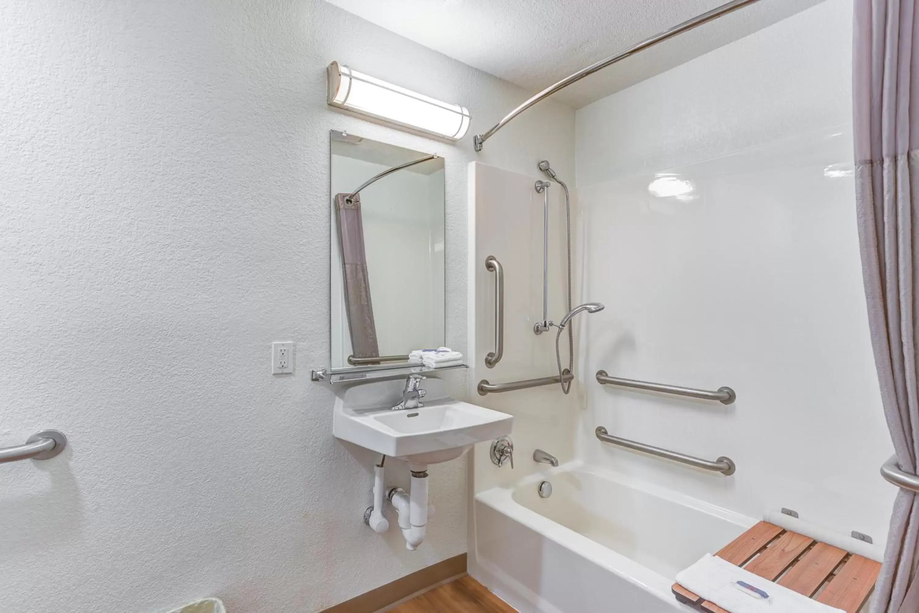 Bathroom in Motel 6-Portland, OR - Tigard West