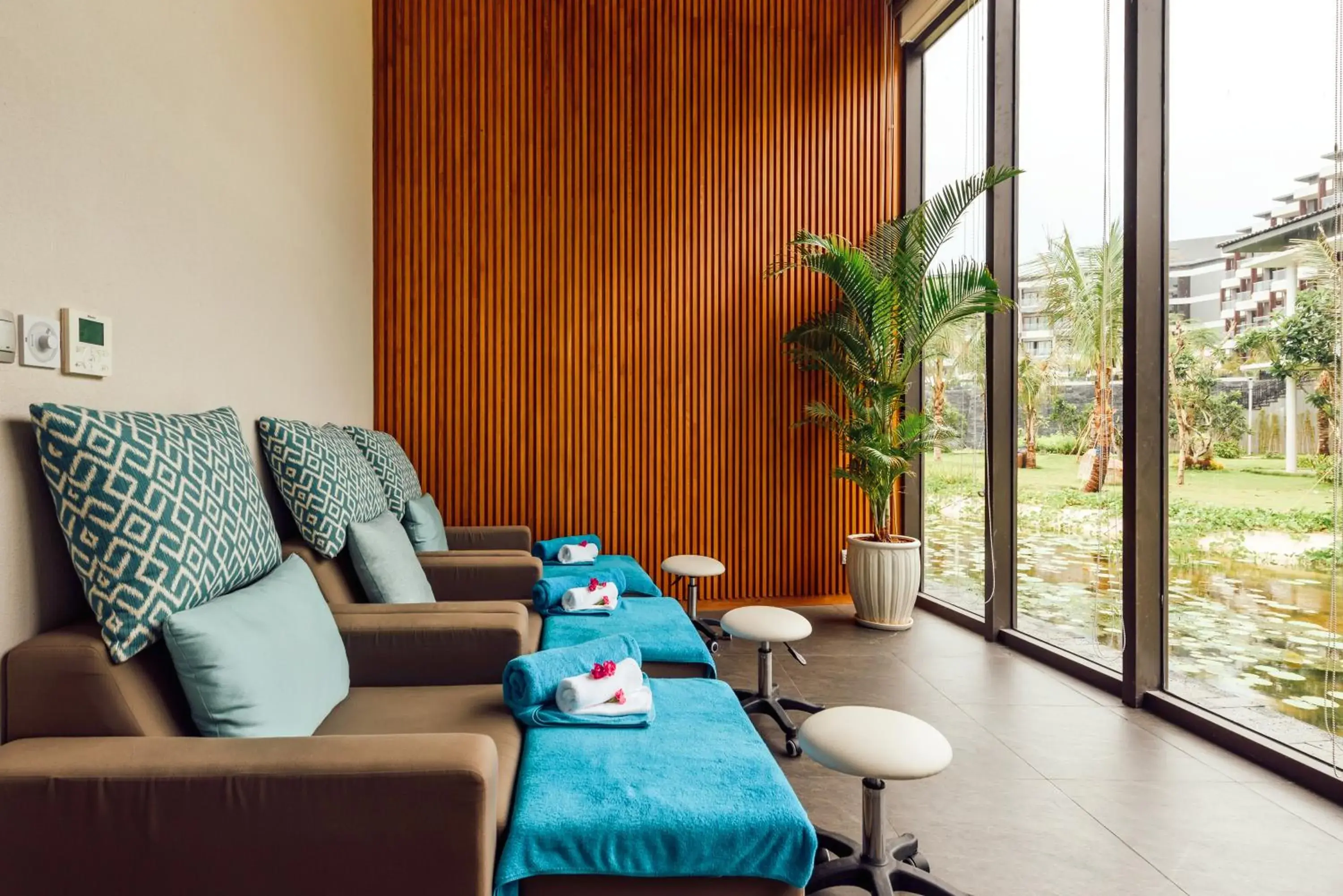 Massage, Seating Area in Novotel Phu Quoc Resort