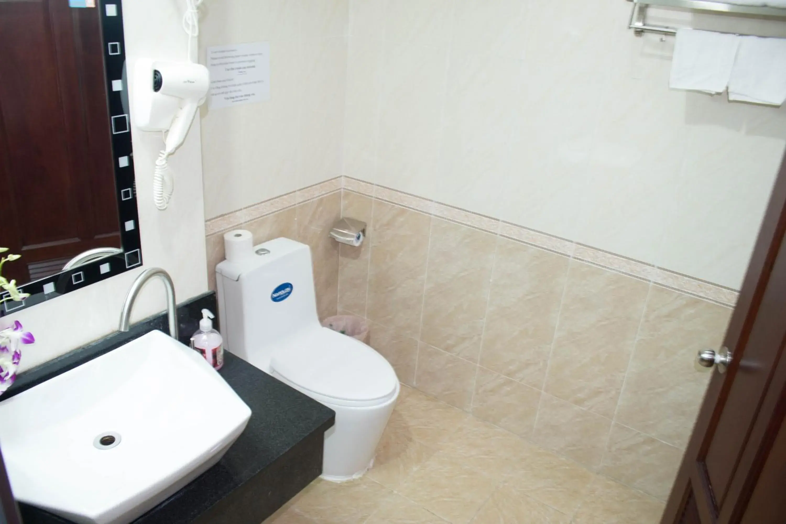 Toilet, Bathroom in Hoa Phat Hotel & Apartment