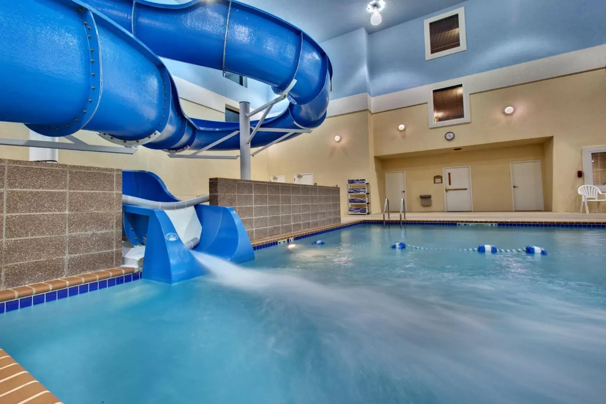 Swimming Pool in Holiday Inn Express Hotel & Suites Brookings, an IHG Hotel