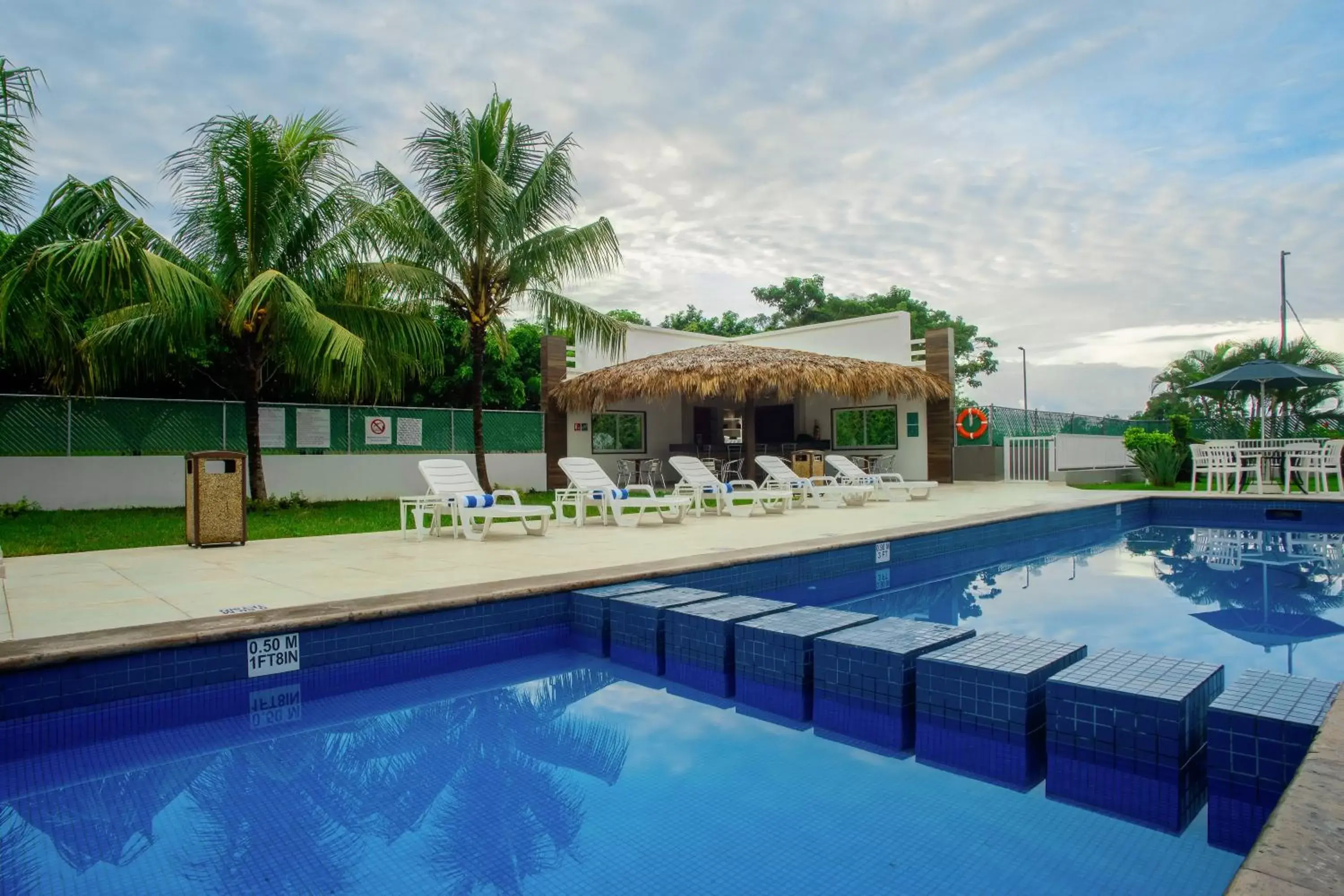 Swimming Pool in Holiday Inn Express Tapachula, an IHG Hotel