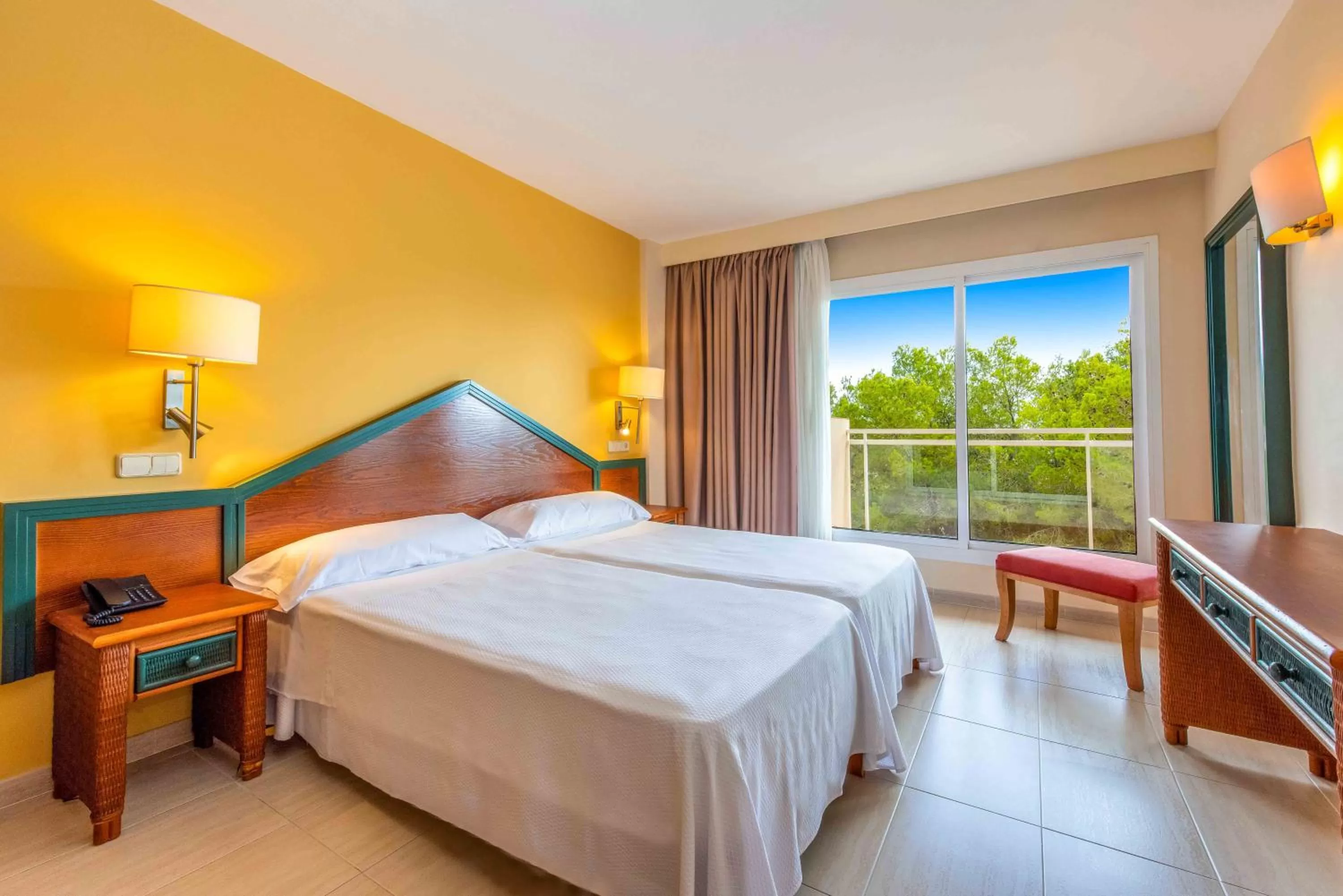 Bed in Valentin Grand Park Suite Hotel