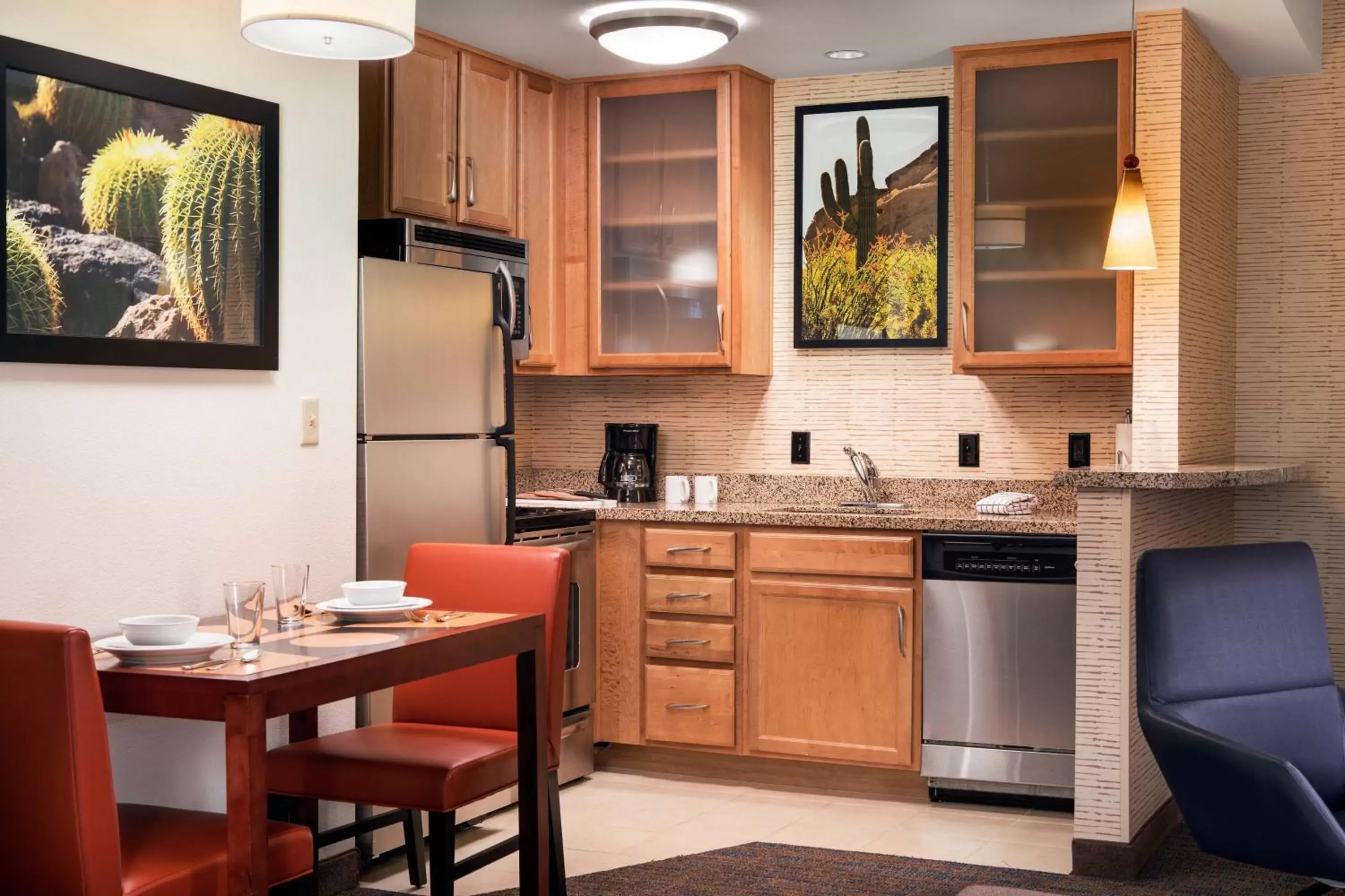 Kitchen or kitchenette, Kitchen/Kitchenette in Residence Inn Phoenix Desert View at Mayo Clinic