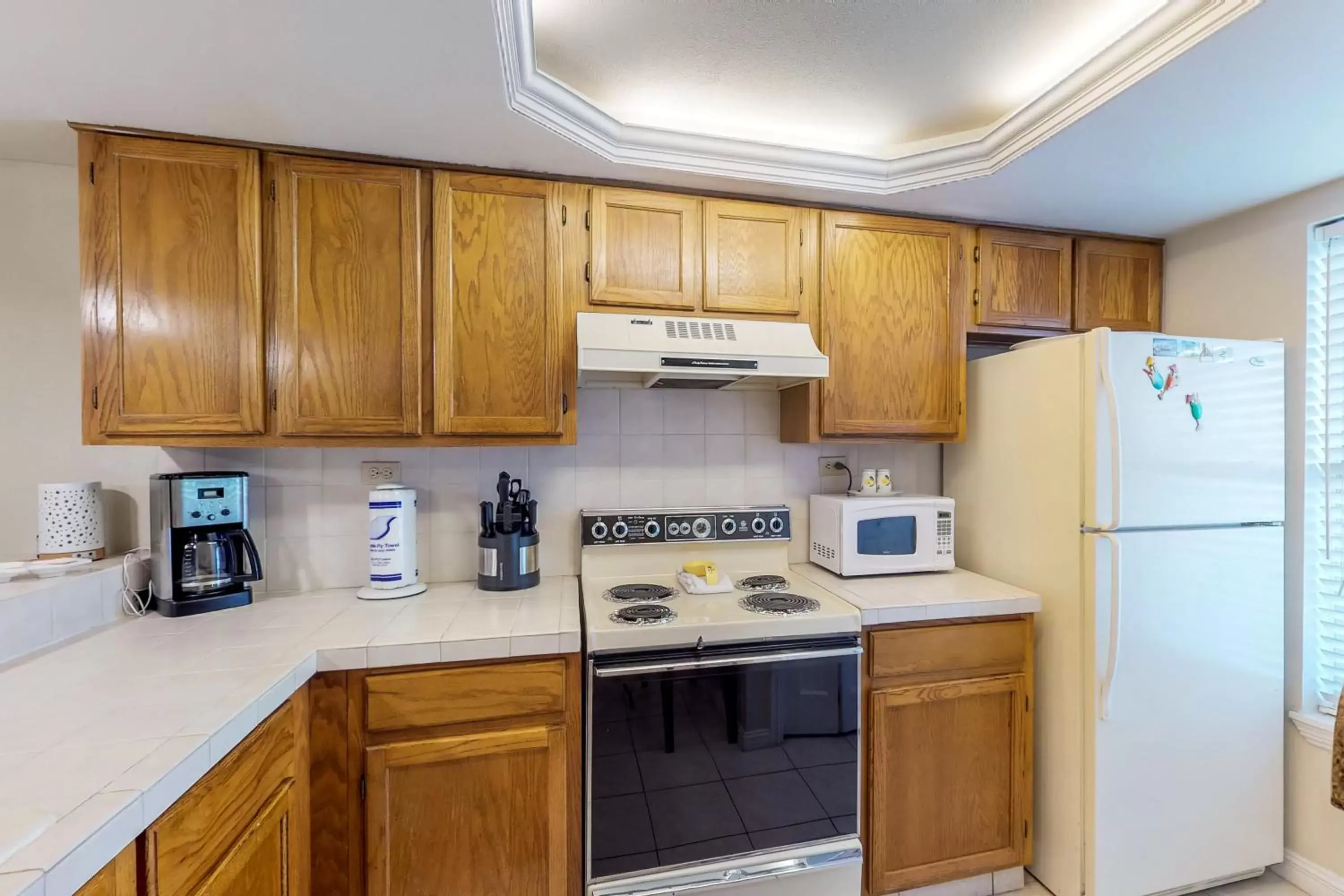 Kitchen/Kitchenette in Beachview Condominiums: Wicker Wanderer (#109)