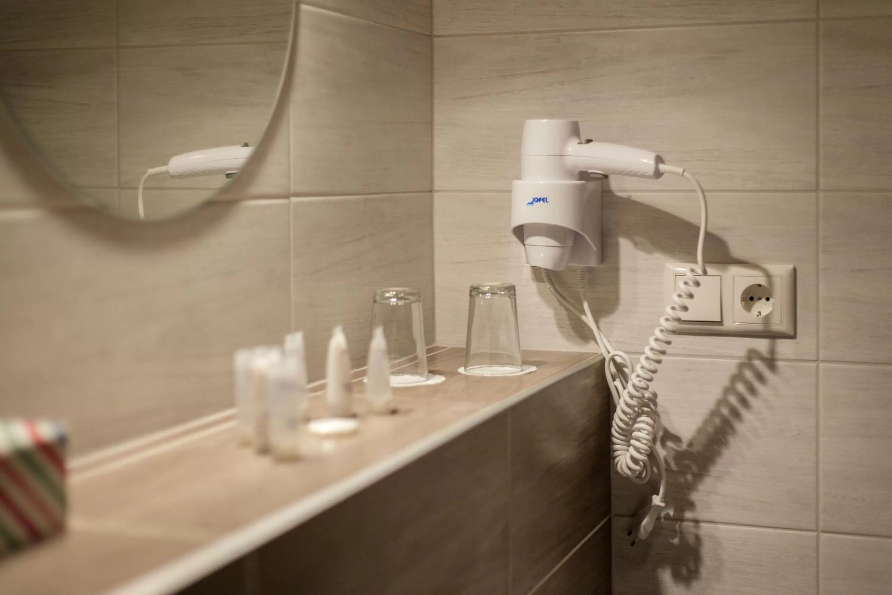 Photo of the whole room in Old Town Trio