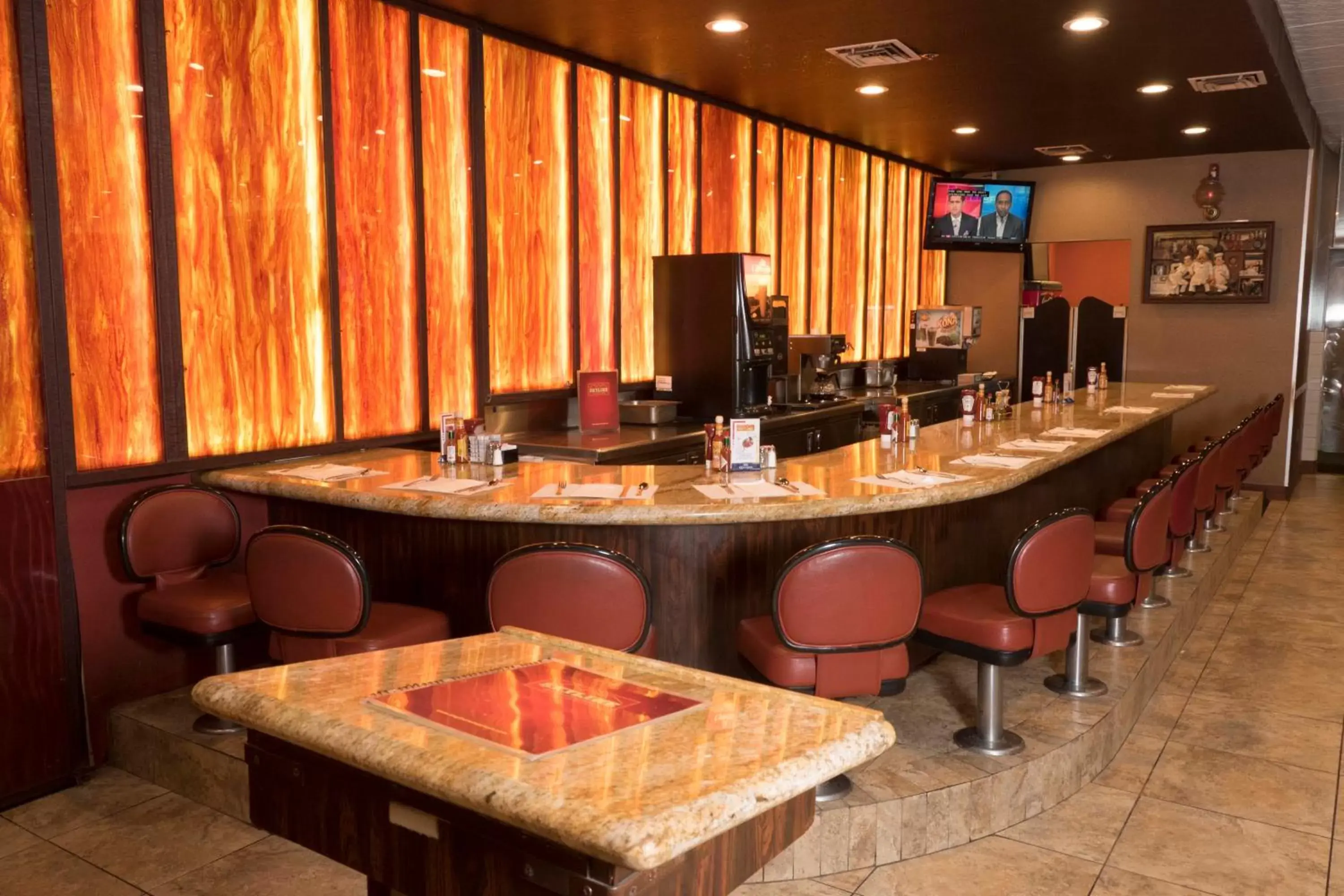 Restaurant/places to eat, Lounge/Bar in Skyline Hotel and Casino
